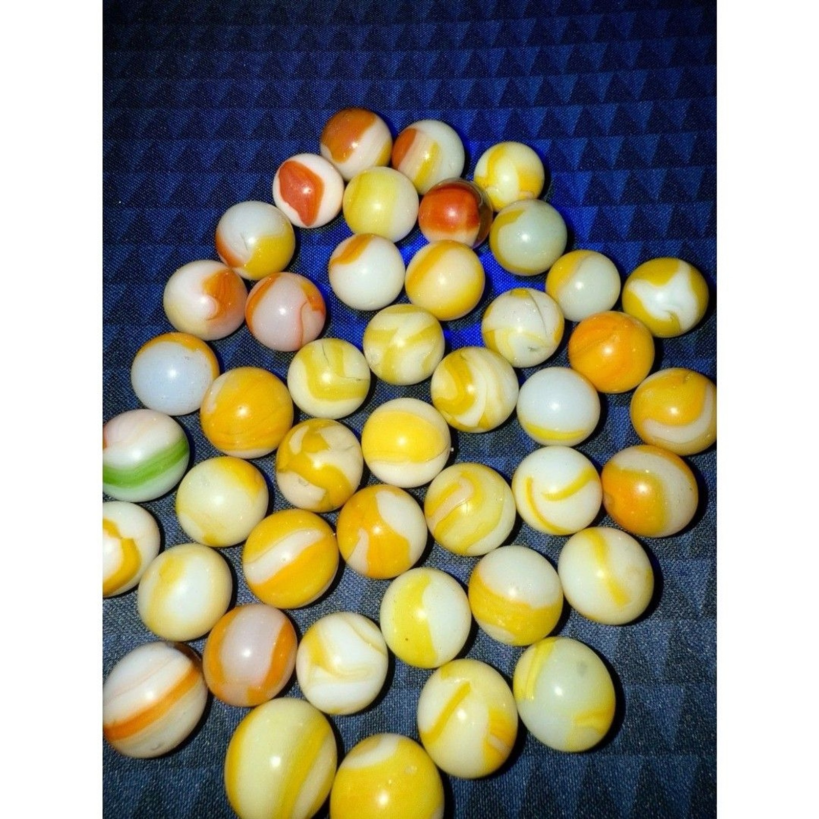 VTG Akro Agate Peltier Marbles Lot – 44pc Rainbow Yellow UV Glow