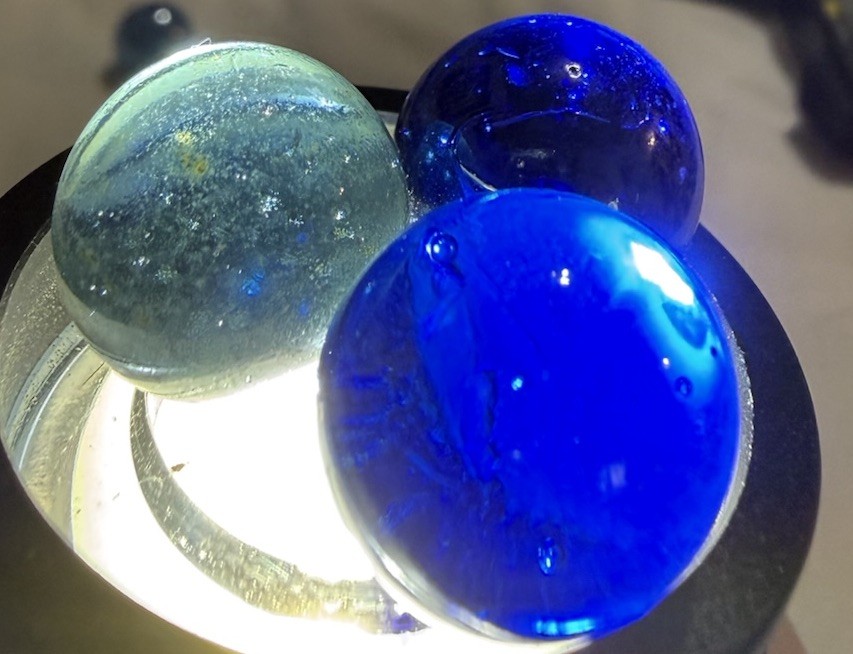 MARBLE LOT Of 16 BLUE LUSTER FINISH MARBLES 14-15mm