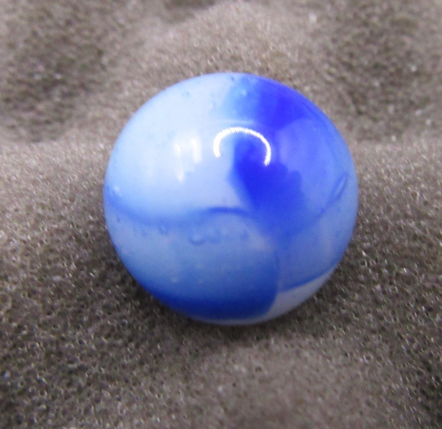 ANTIQUE PELTIER GLASS MARBLE. RAINBO BLUE 5/8″ UV Pre-1938