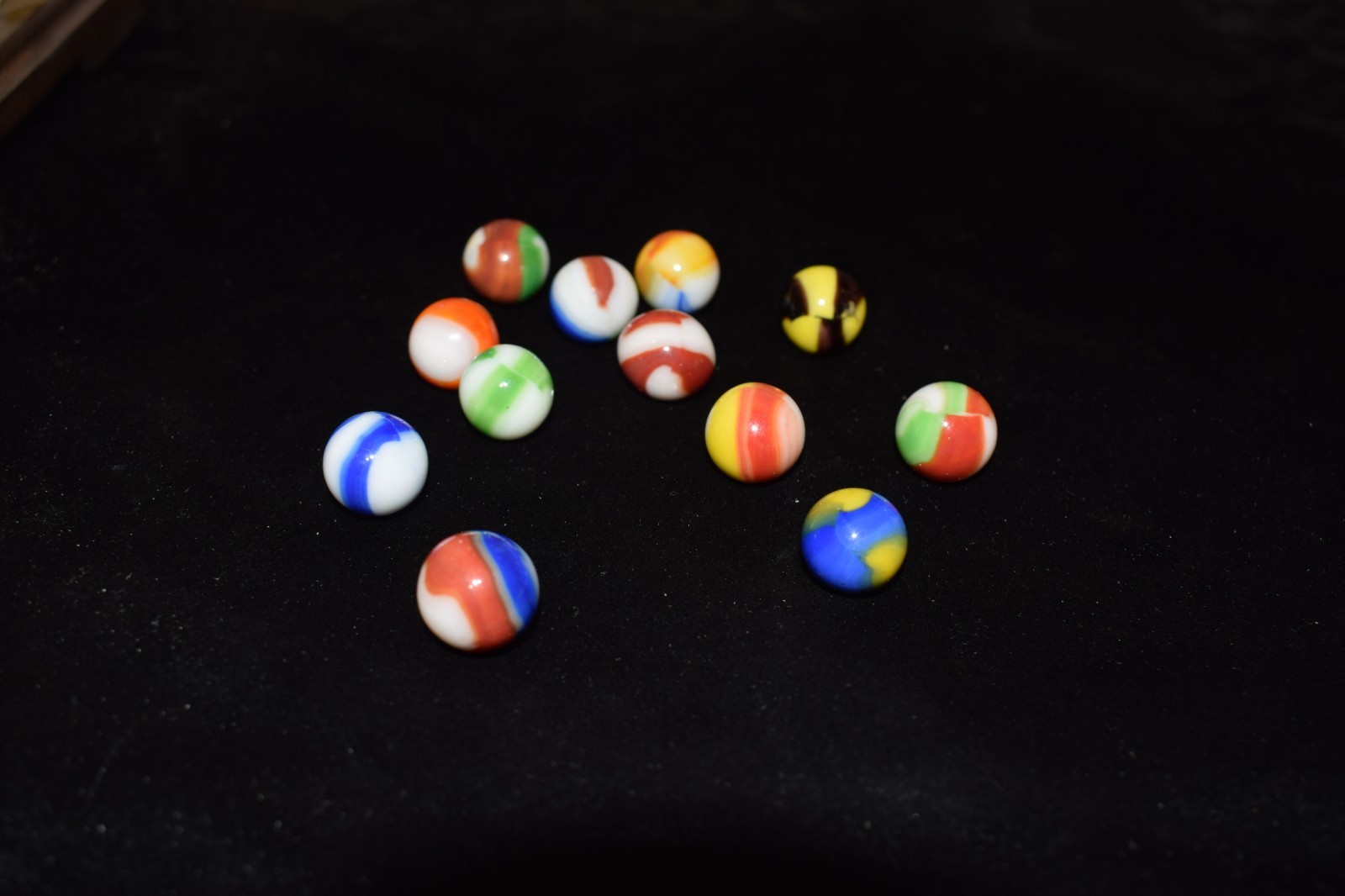 🧐👉 Beautiful Lot of 12 Vintage 👑MARBLE KING👑 collector’s marbles size.625″