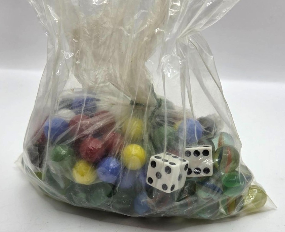 Lot Of Vintage 1940’s 50s Swirl Cat Eye Glass Marbles Shooters Estate