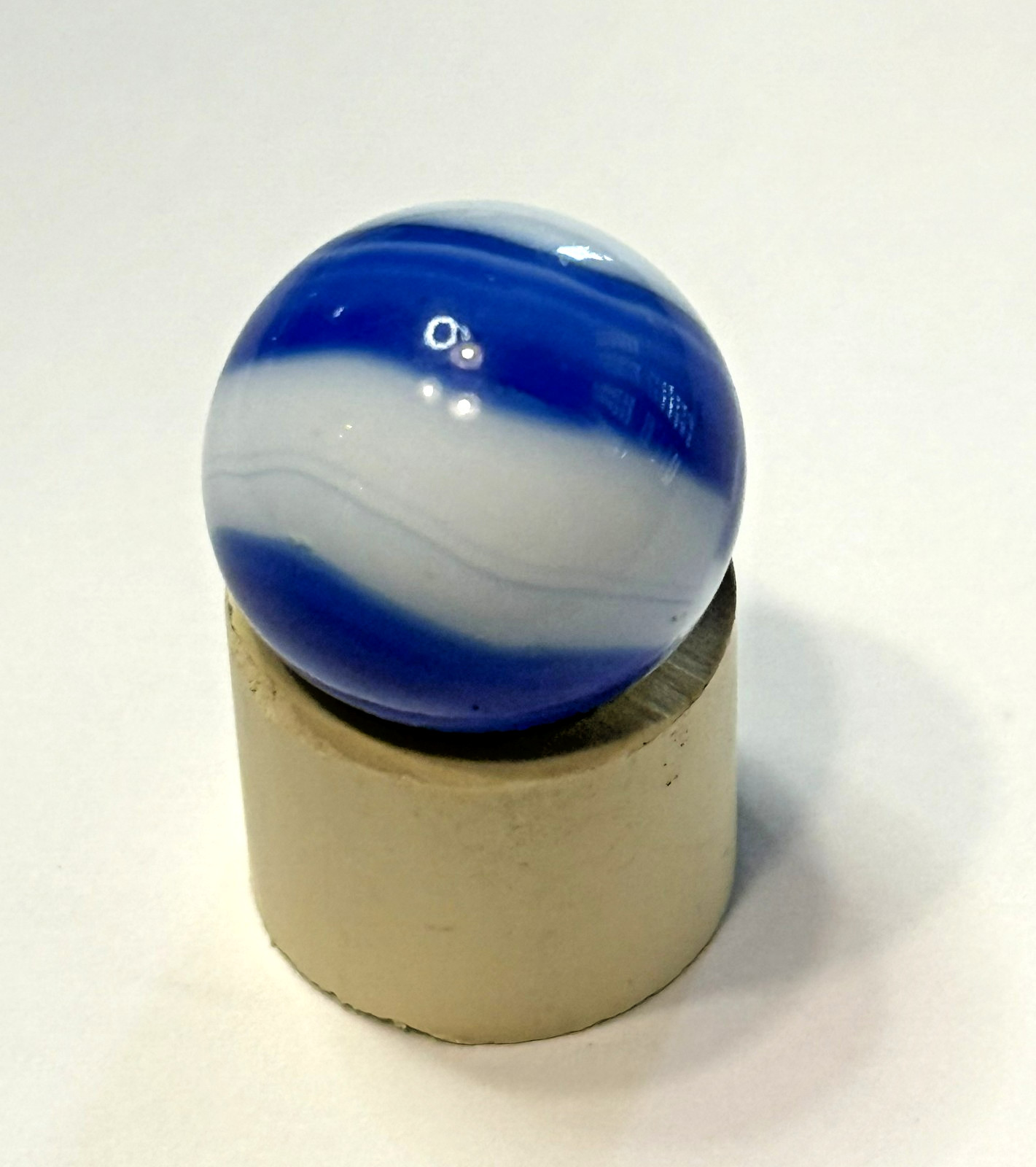 Vintage Alley Agate Blue and White Swirl .6″ – 7 Total