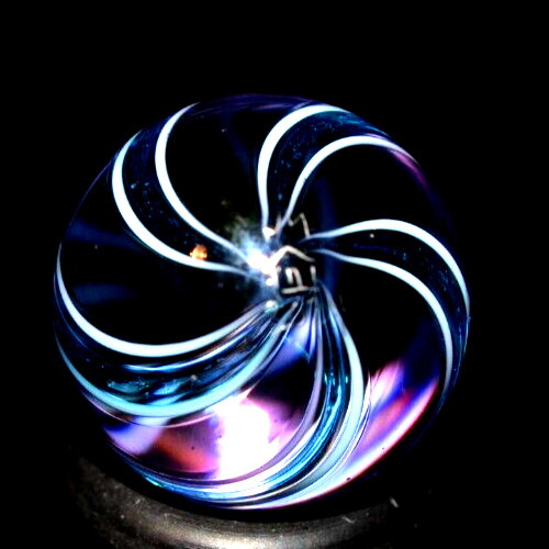 HOT HOUSE GLASS MARBLE/.692″-DELICATE PLAYER-BABY BLUE w/GOLD & GREEN DICHROIC