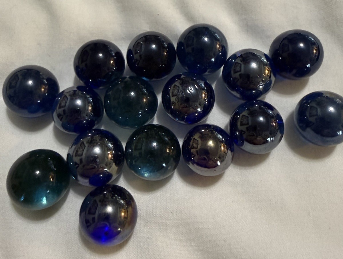MARBLE LOT Of 16 BLUE LUSTER FINISH MARBLES 14-15mm