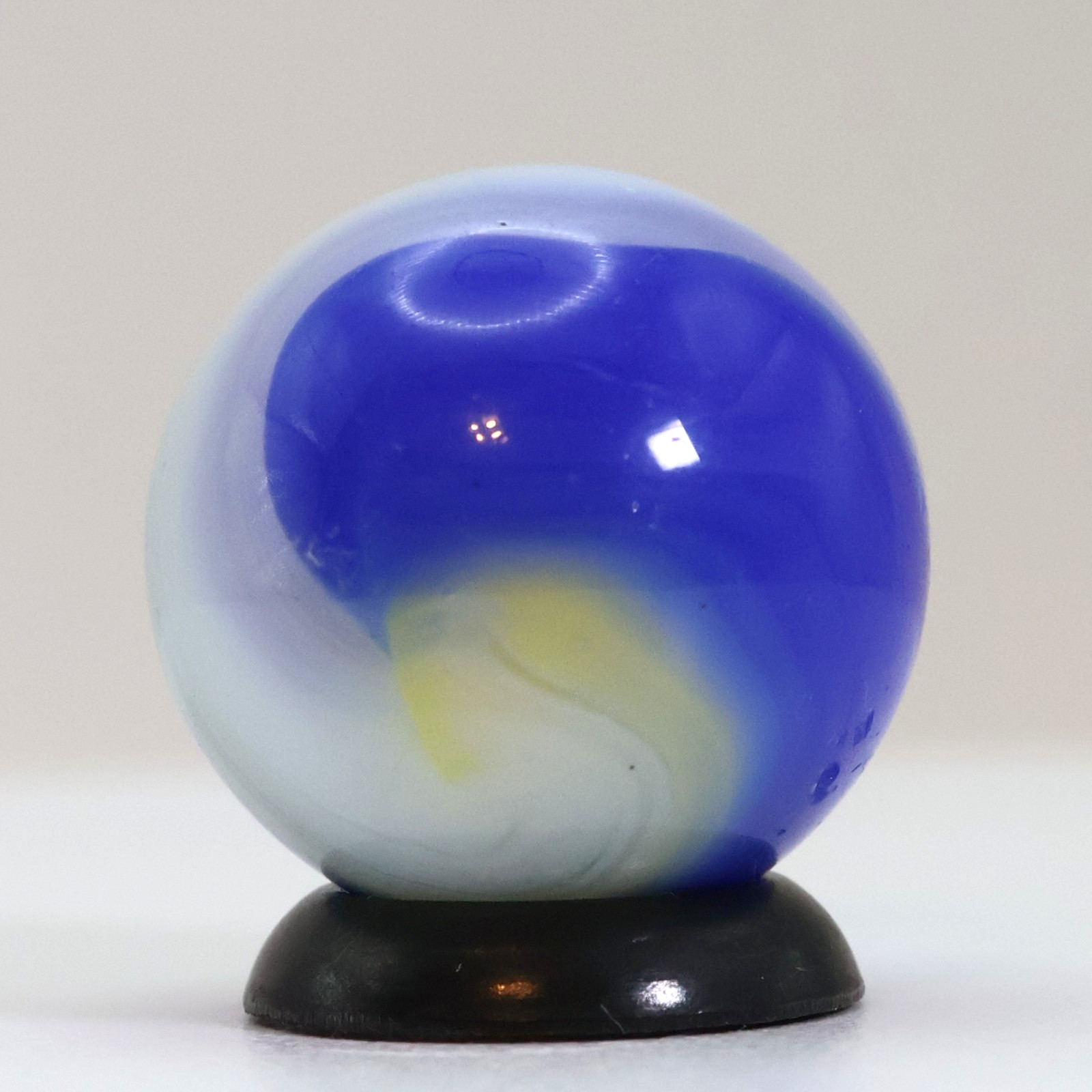 5/8″ Akro Agate Special Corkscrew marble Blue Yellow White NM++