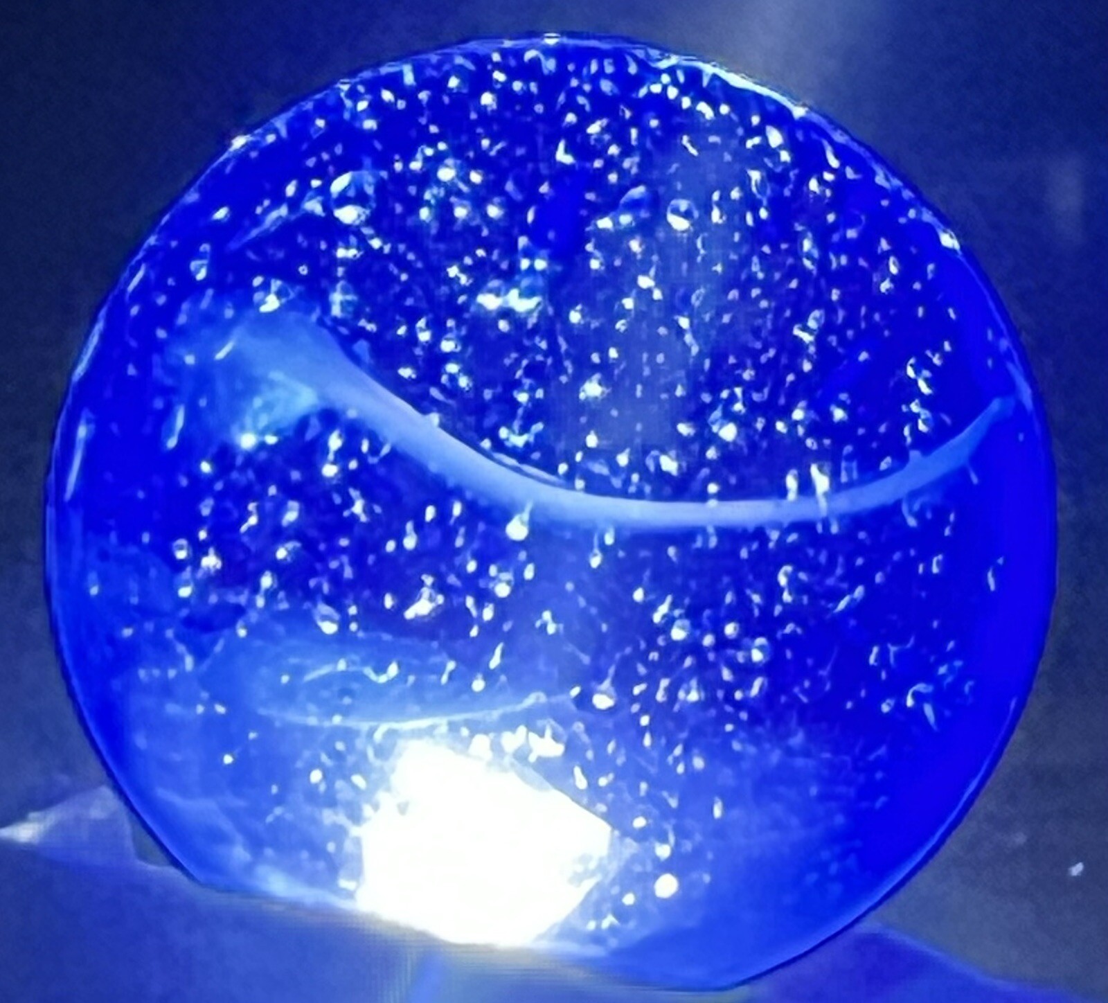 VTG PELTIER TRANSPARENT BUBBLY BLUE /WHITE SWIRL RAINBO 5/8” MARBLE