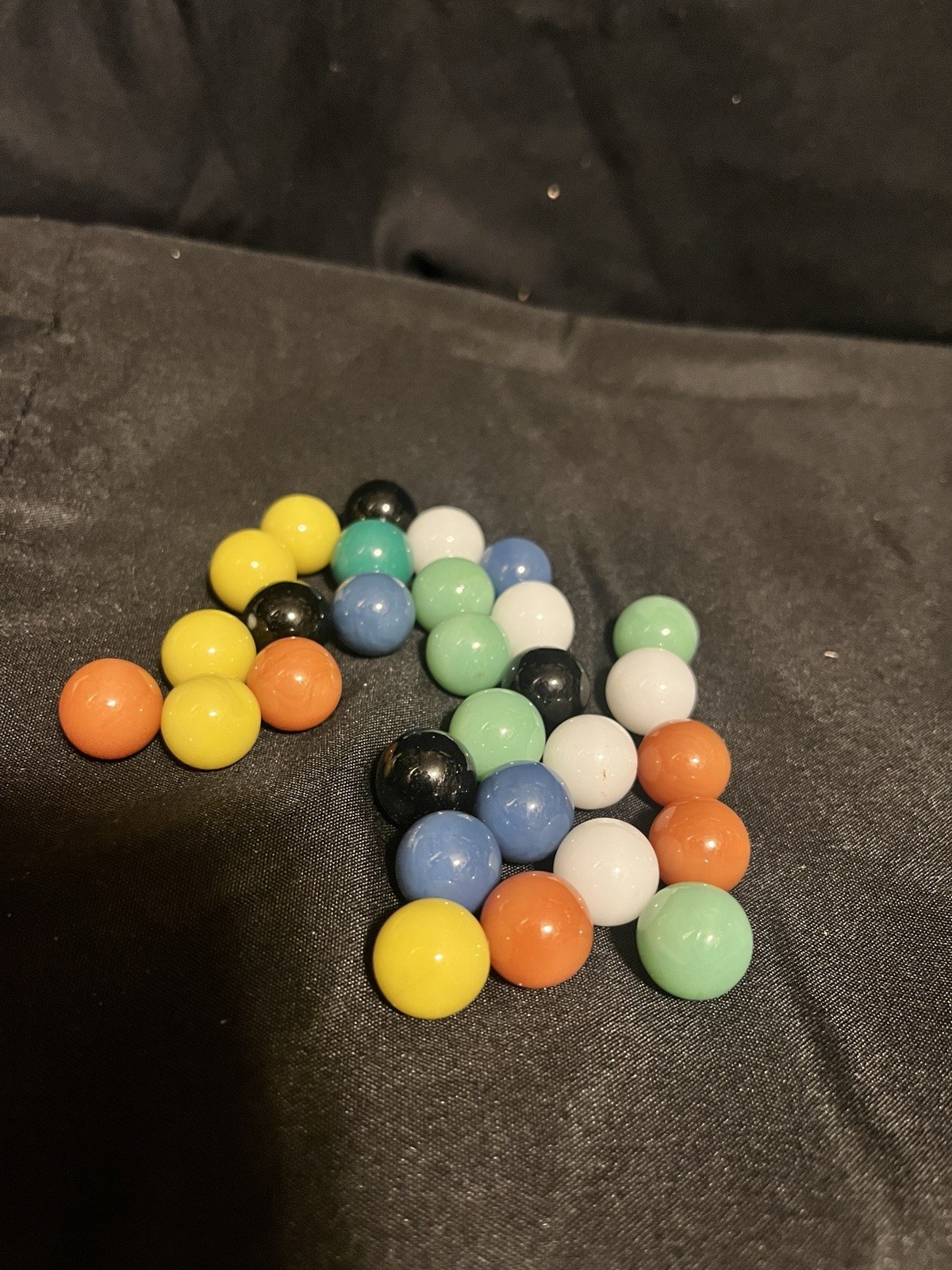 29 Assorted Vintage Marbles Glow Under 365 Blacklight