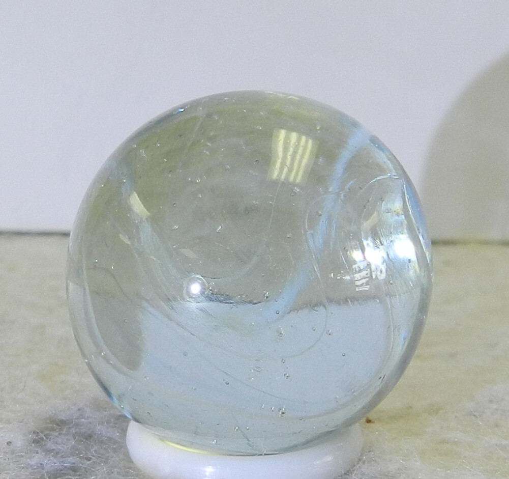 #16377m Faint But Cool Vitro Agate Horseshoe Cat’s Eye Shooter Marble .90 In