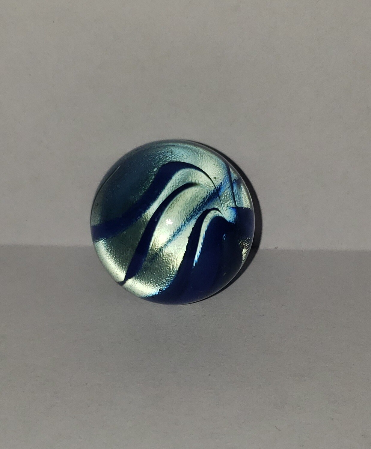 BLUE CONFETTI. GREEN SPECKLED, CATS EYE & BLUE SWIRL LARGE SHOOTER GLASS MARBLES