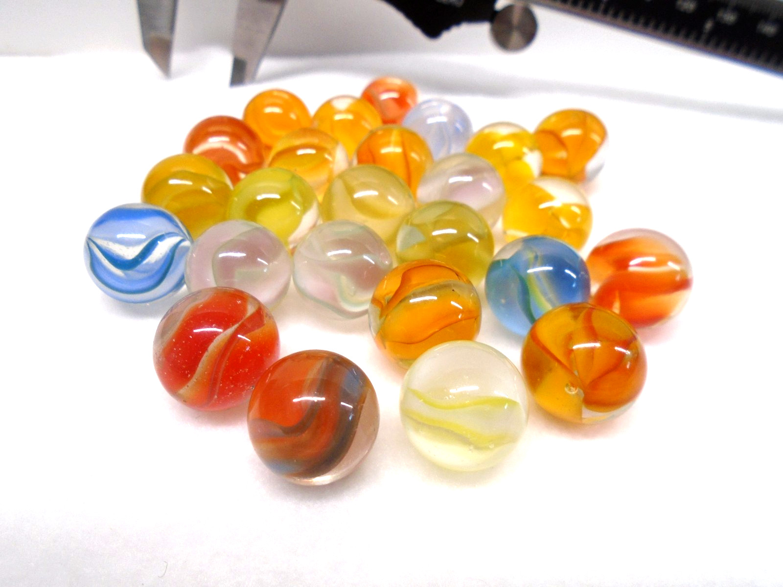 VTG (25) VITRO AGATE CO. CAT’S EYE HYBRID (2) COLOR MARBLES! MINT- to MINT!