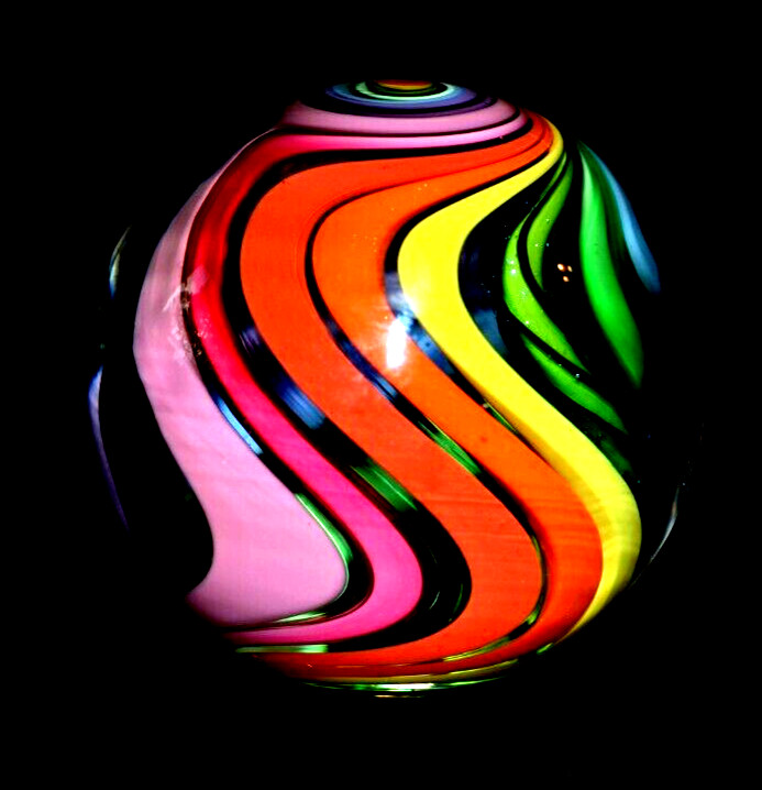 EDDIE SEESE GLASS MARBLE/1.998″-RAINBOW DRT w/FILIGRANA CANE-MAGENTA,LIME,VIOLET