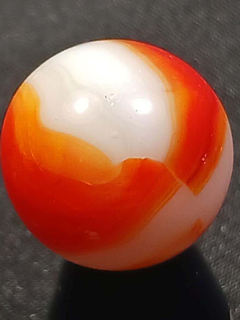 Peltier .56″ Tangerine to Dark Orange w/Red Rainbow Near Mnt Serious Marble A333