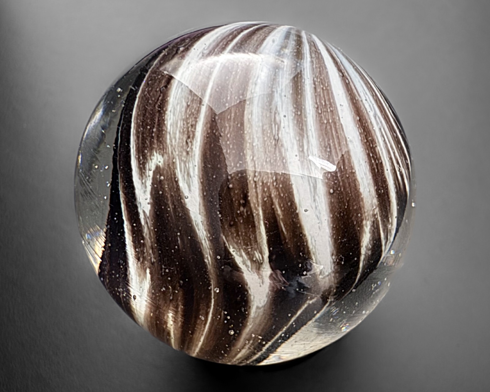 Andy Davis 1.4″ 2003 Brown Lampwork Swirl Contemporary Art Glass Marble