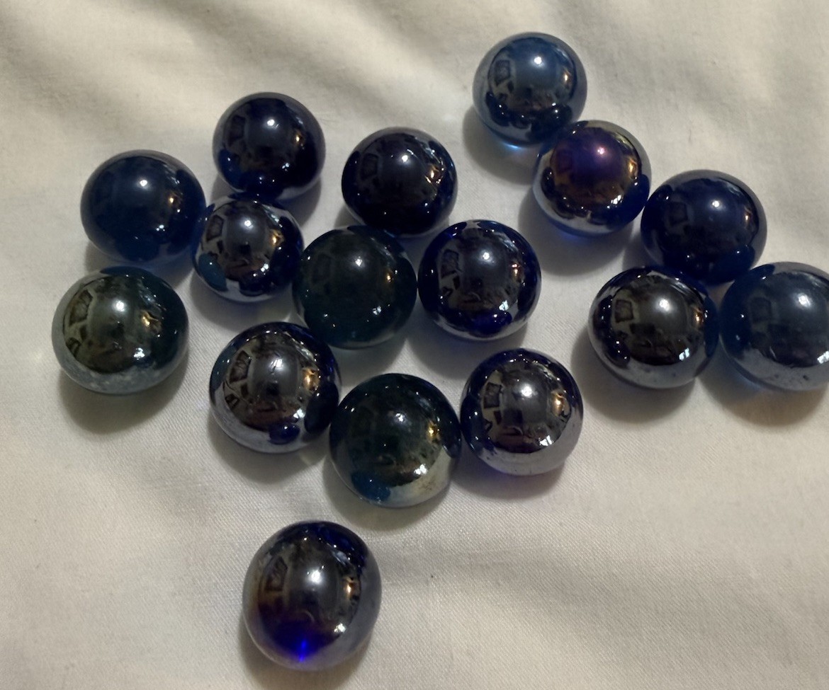 MARBLE LOT Of 16 BLUE LUSTER FINISH MARBLES 14-15mm