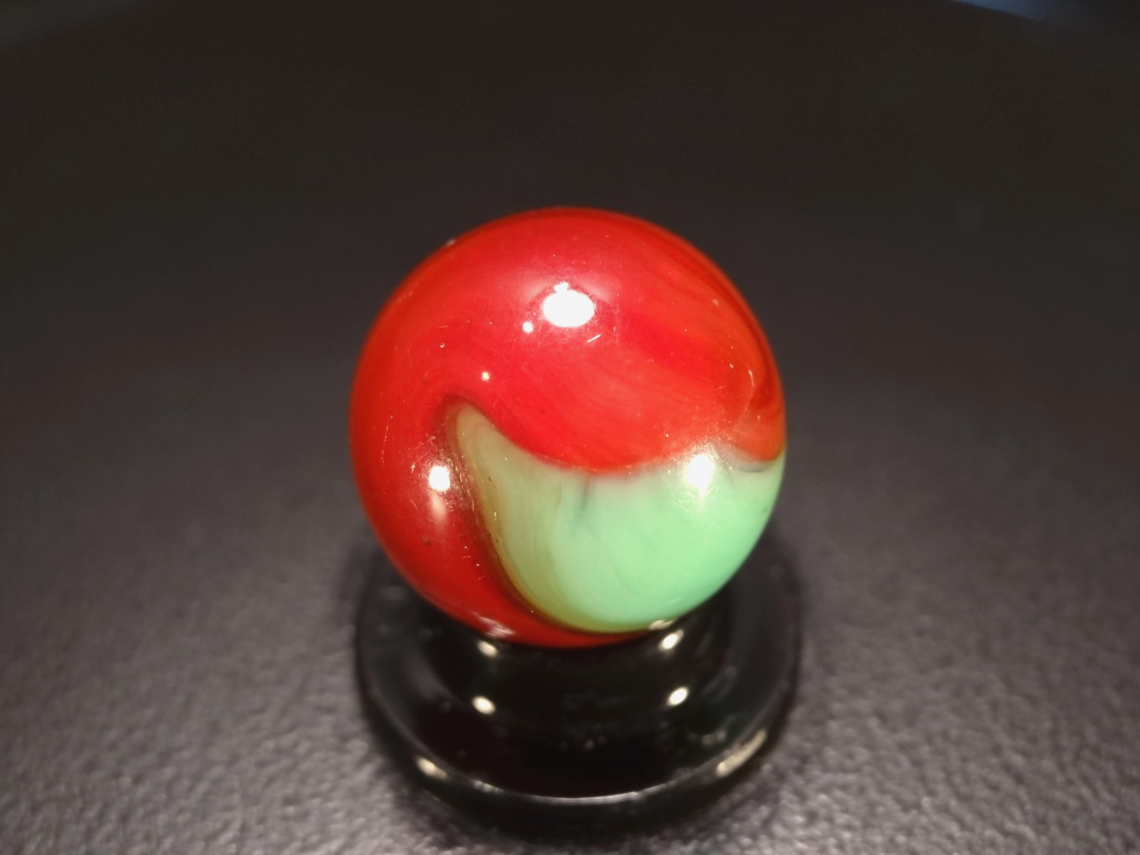 AKRO AGATE MULTI COLORED w/EYELASHES Green-Red-Brown