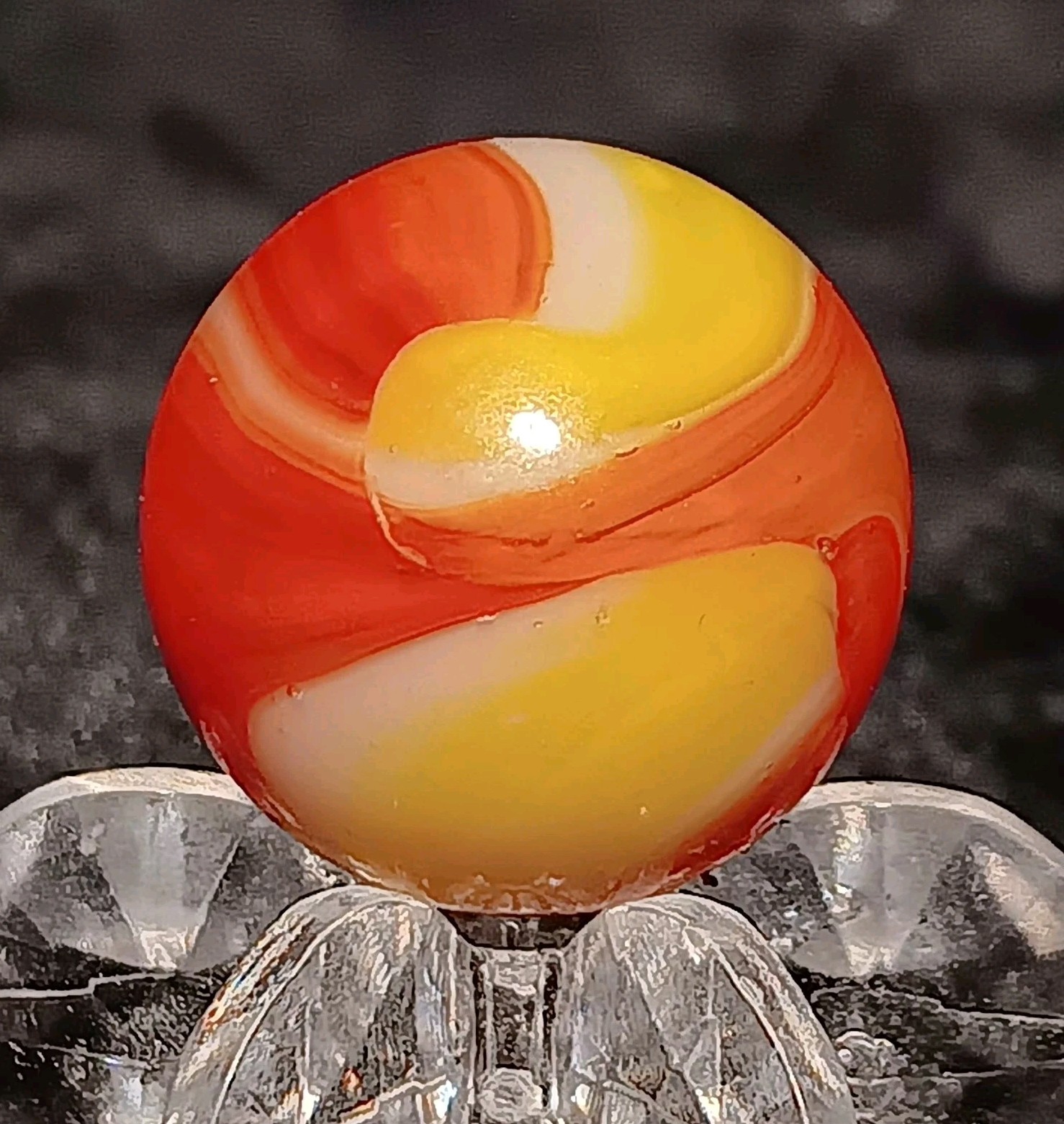 Vintage Peltier Glass NLR “KETCHUP & MUSTARD” Marble. .60″ Nm. Beautiful K&M