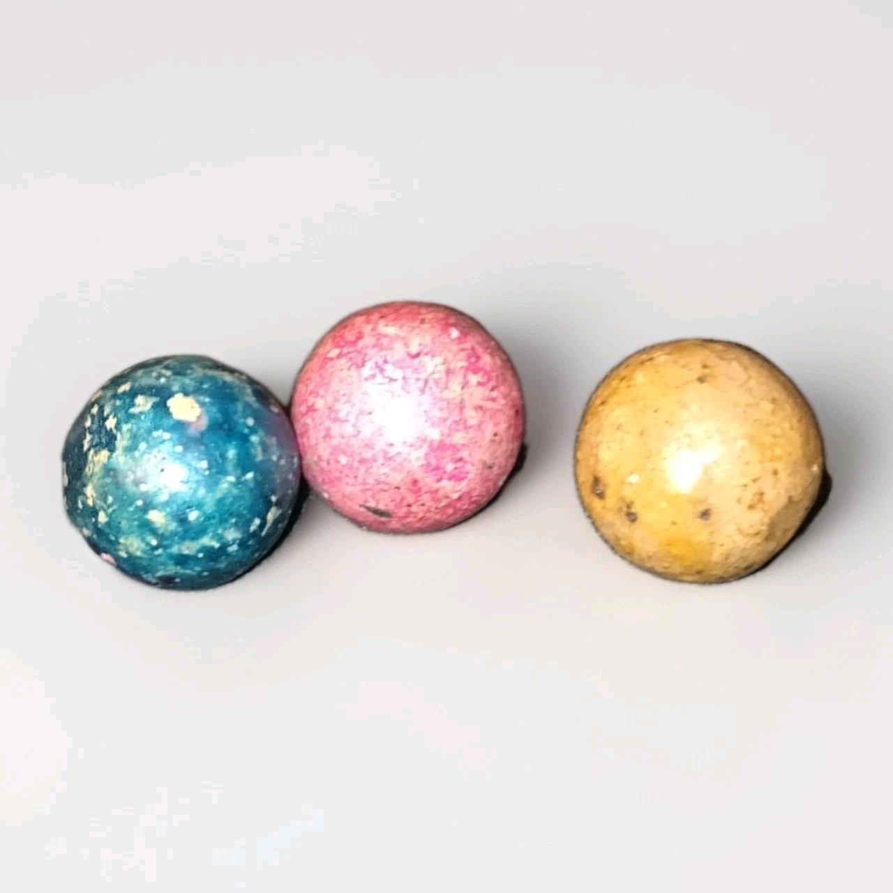 Vintage Antique 19th Century Clay Marbles Lot Of 17 Different Sizes And Colors