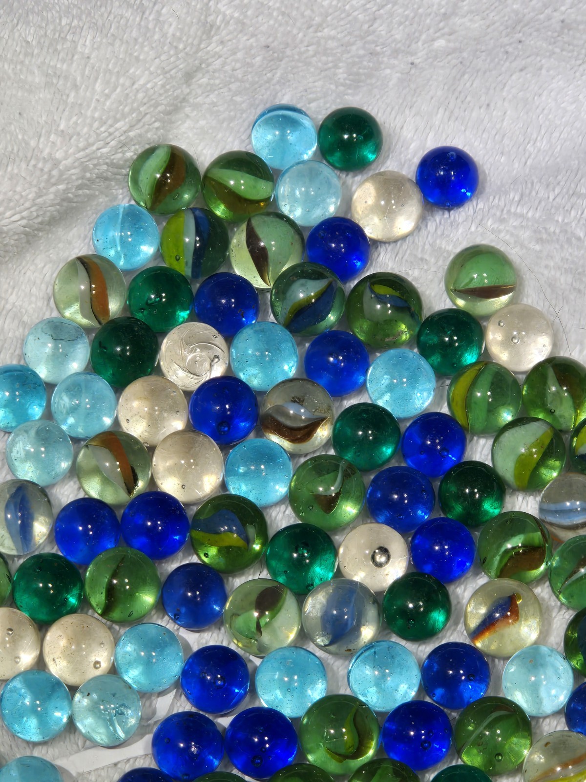 Vintage BOAC VC10 Toffee Tin & 109 Marbles | 70s 80s Cat’s Eyes Shooters Boulder