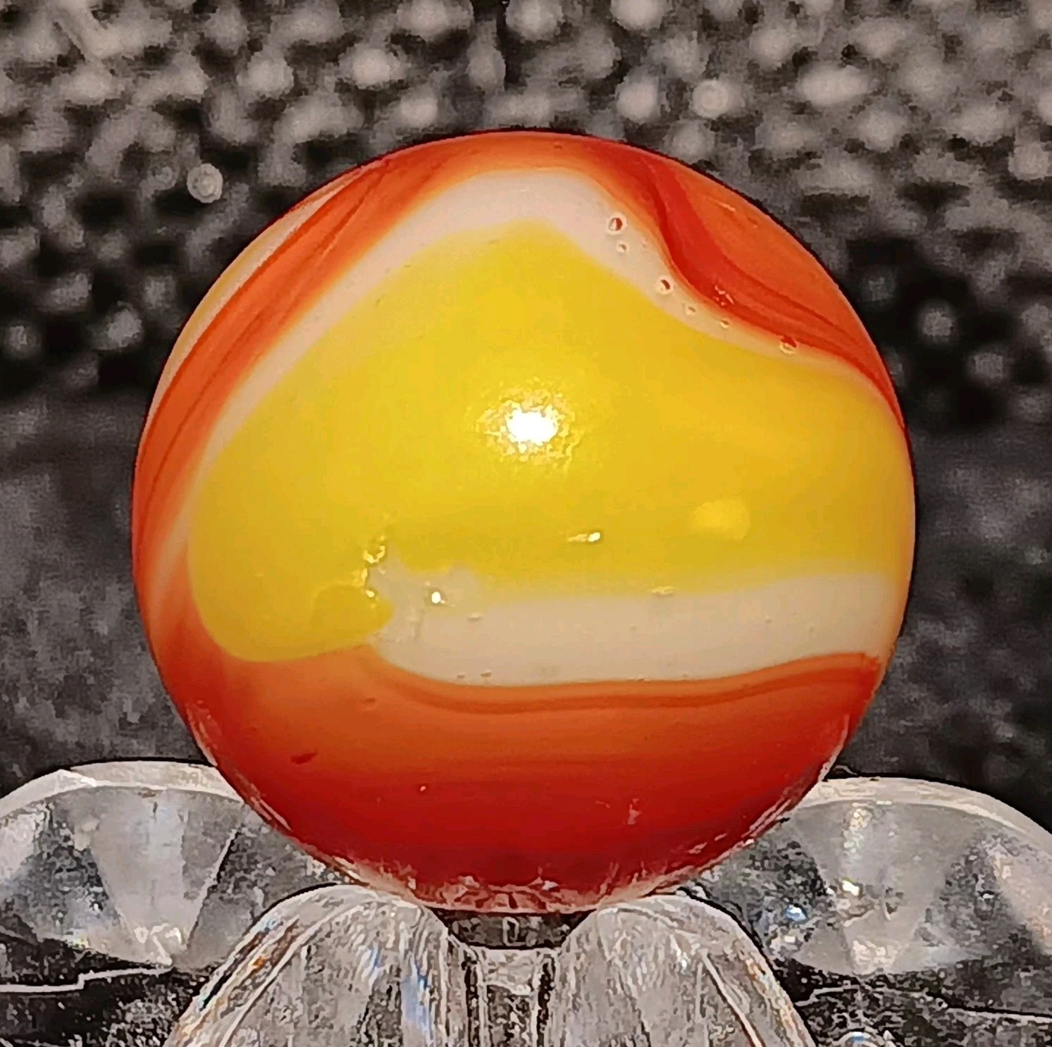 Vintage Peltier Glass NLR “KETCHUP & MUSTARD” Marble. .60″ Nm. Beautiful K&M