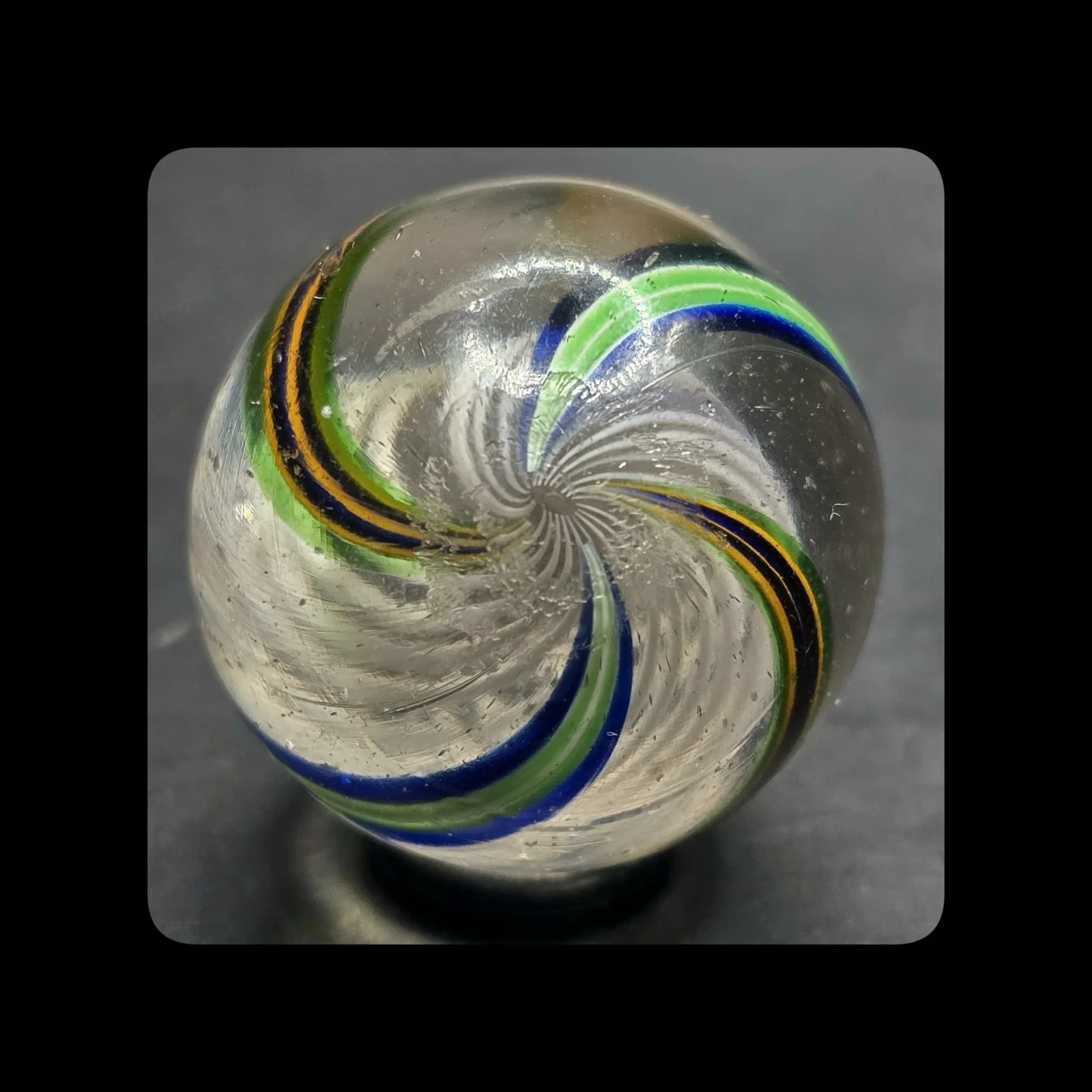 ~Mic’sMibs~1.15″ Faceted Bold Banded Latticino Core Swirl Shooter Mint- 9.3