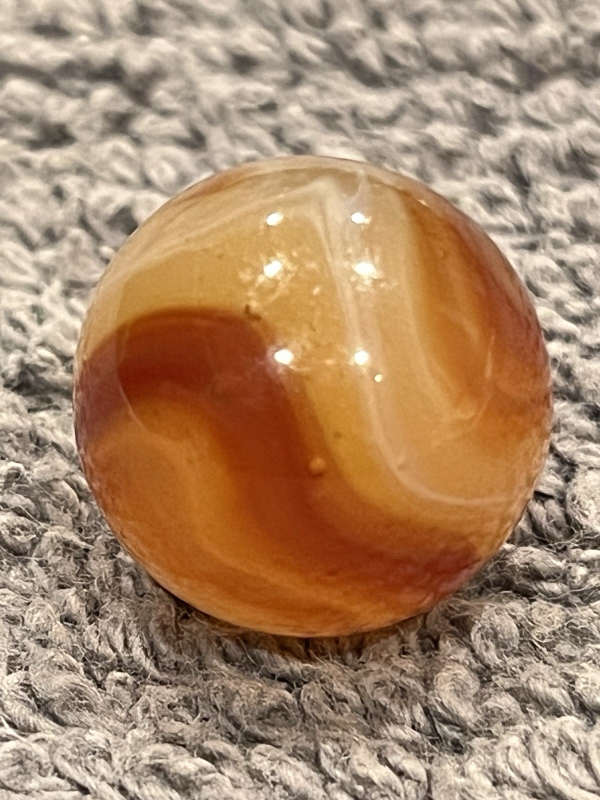 Akro Agate Carnelian Oxblood Corkscrew marble wet mint .73