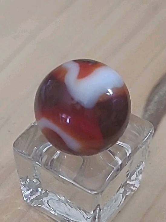 18 mm Marble Translusent Red, w/ White & Orange Swirls, NM/-M