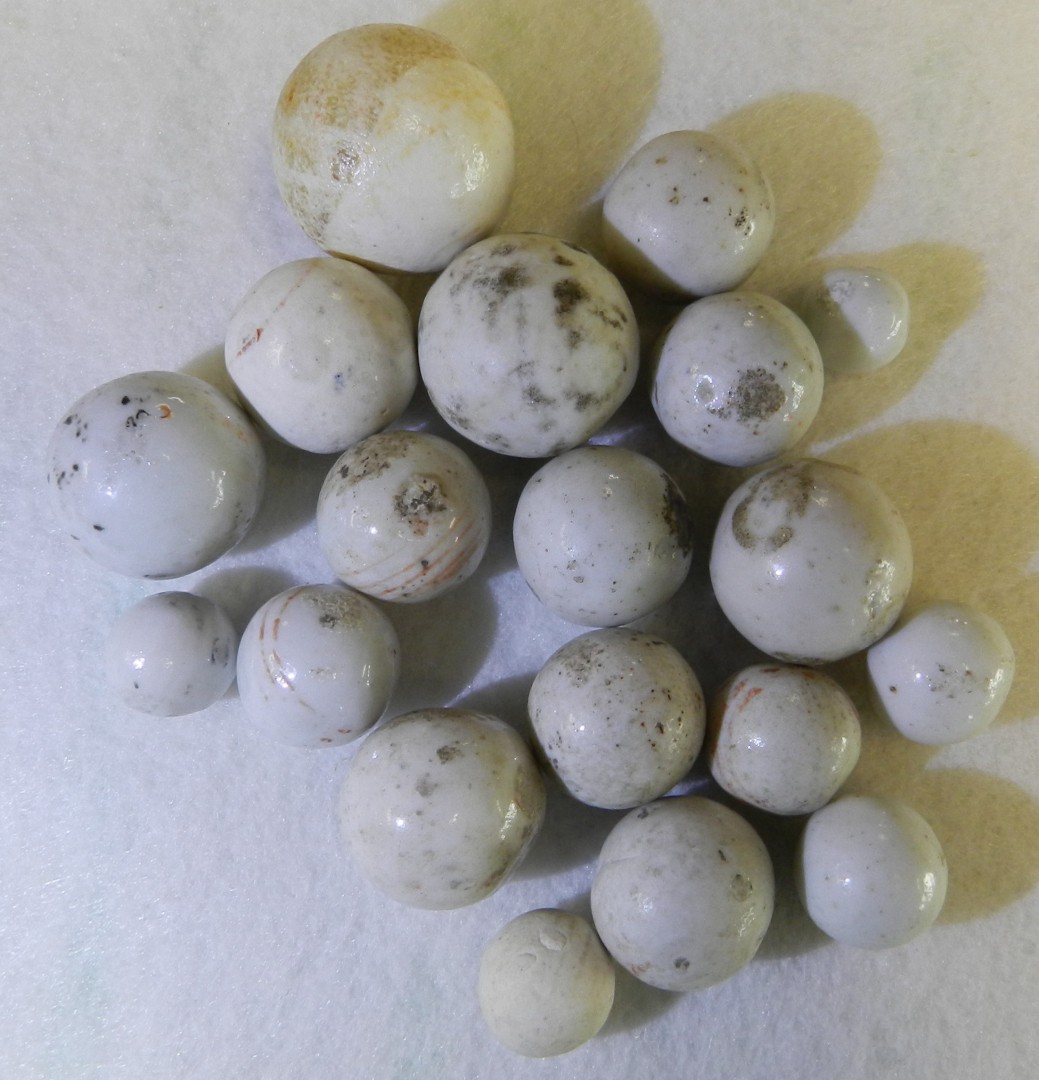 #20921m Vintage Group of Old Clay or China Marbles .48 to 1.01 In
