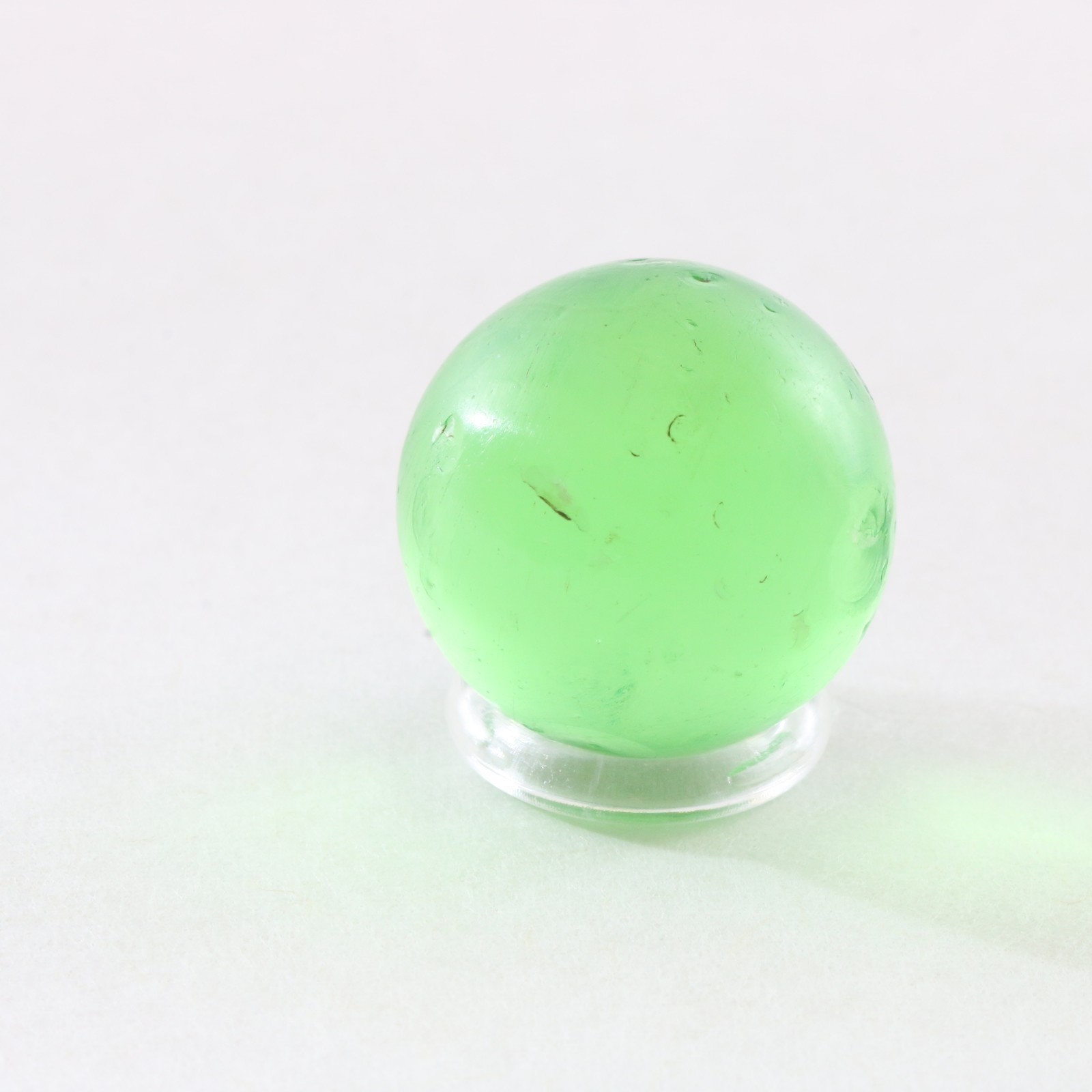 Vintage 13/16 UV Reactive Semi-translucent Glowing Green Glass Marble