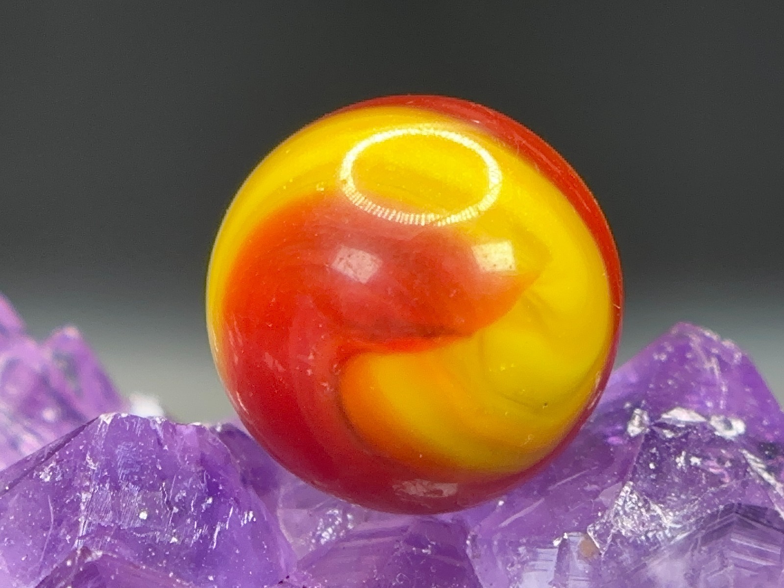 Vintage Akro Agate Prizename Corkscrew Marble – Yellow & Red – .64″ Very Nice!