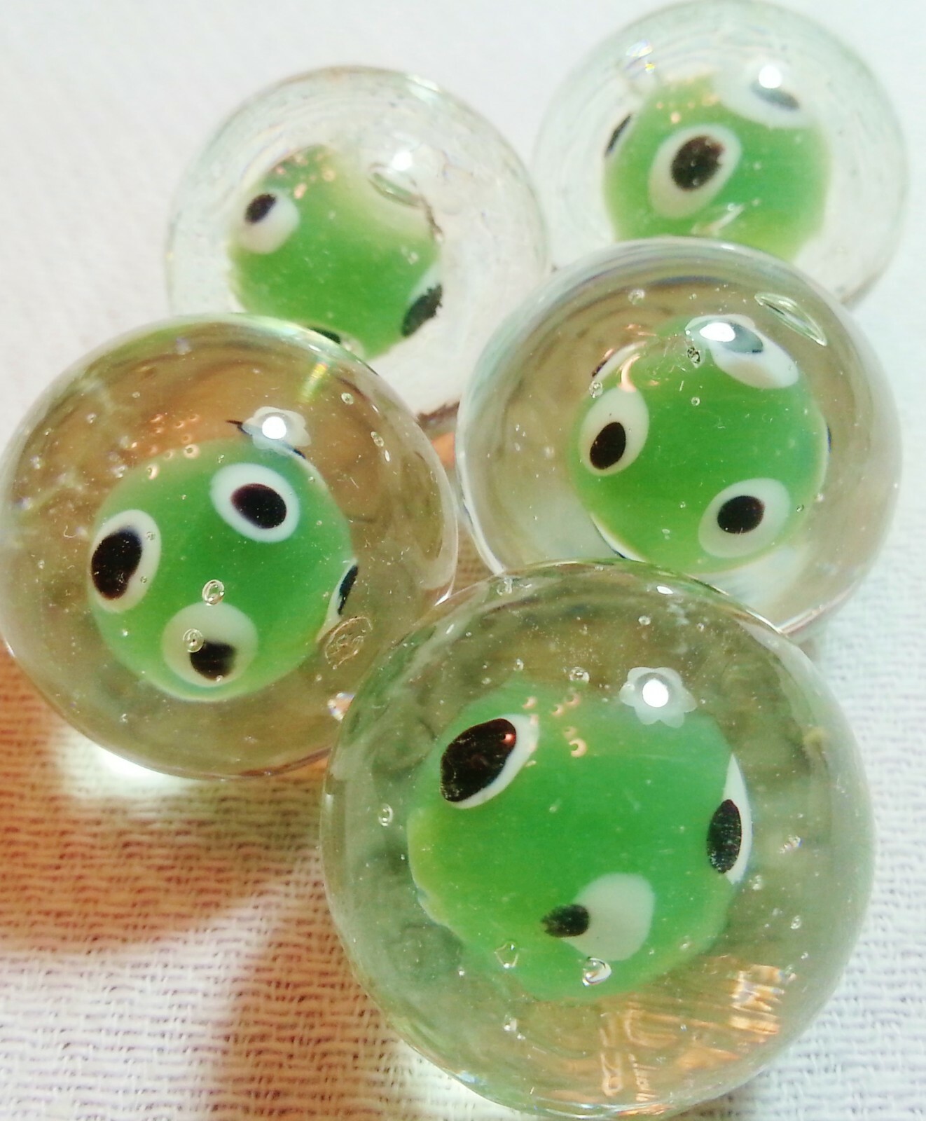 HANDMADE GLASS MARBLE “ALIEN BUBBLES” GREEN 25mm SHOOTER