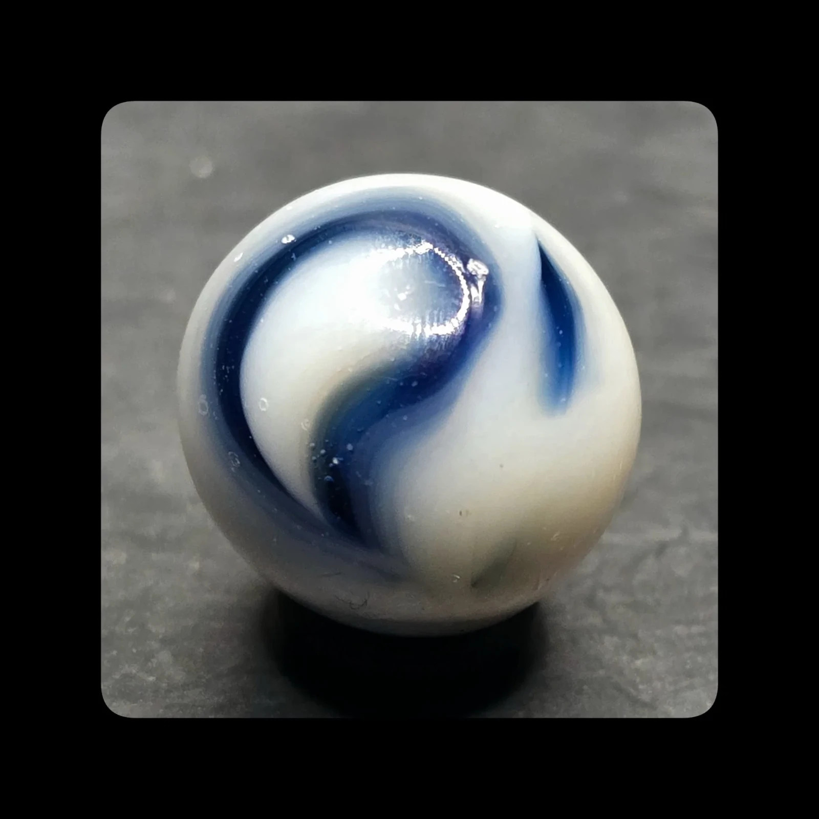 ~Mic’sMibs~5/8″- Dark Blue Cairo Novelty Swirl (Dug) NM+ 8.8