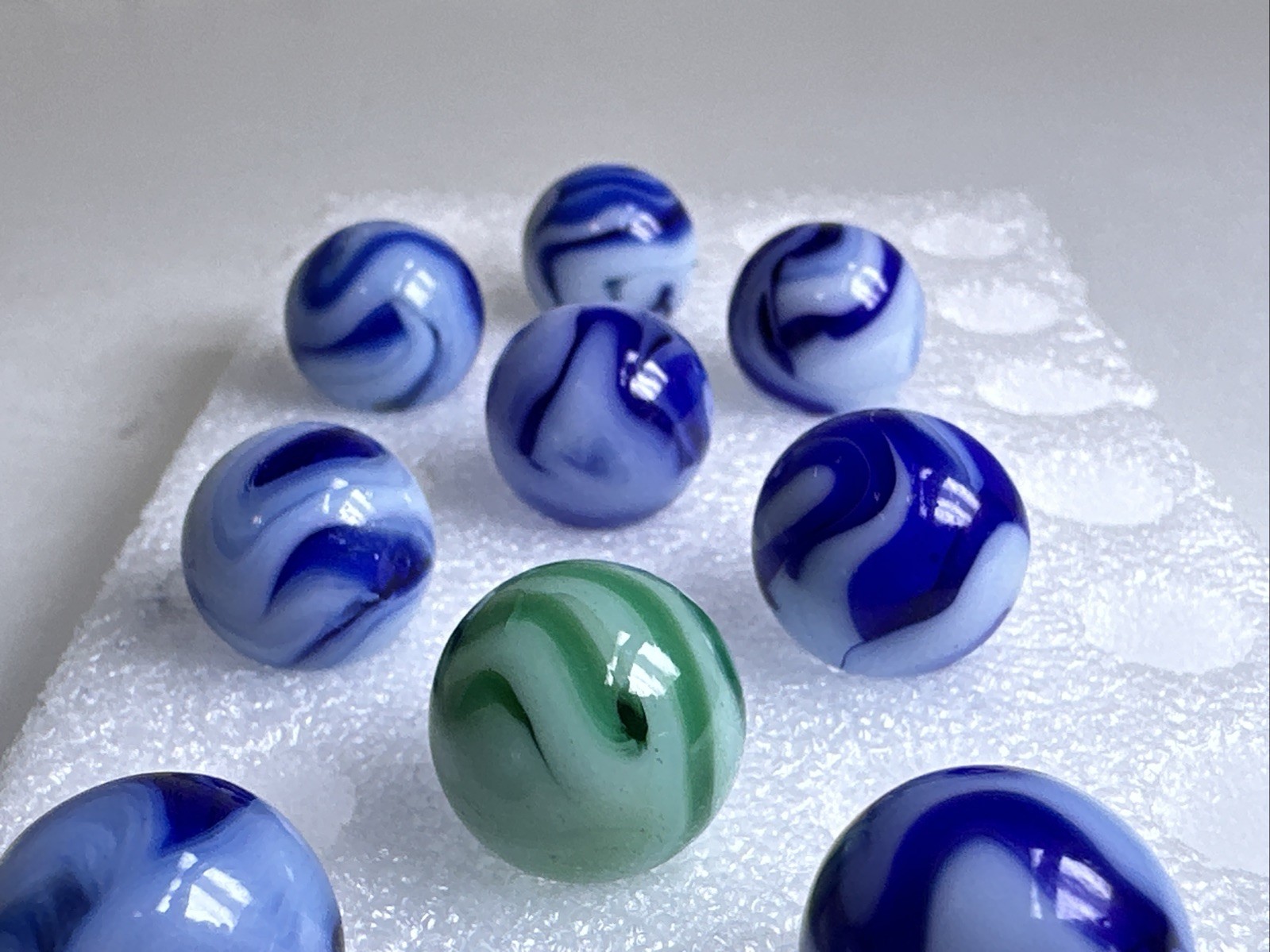285 Lot of 12 Ravenswood Swirl Vintage Marbles! Awesome Lot