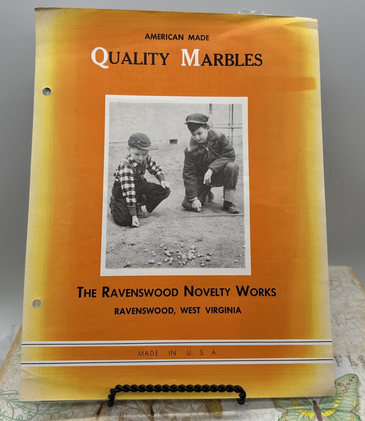 “AMERICAN MADE QUALITY MARBLES” RAVENSWOOD NOVELTY RETAILER’S FOLDER C. 1940