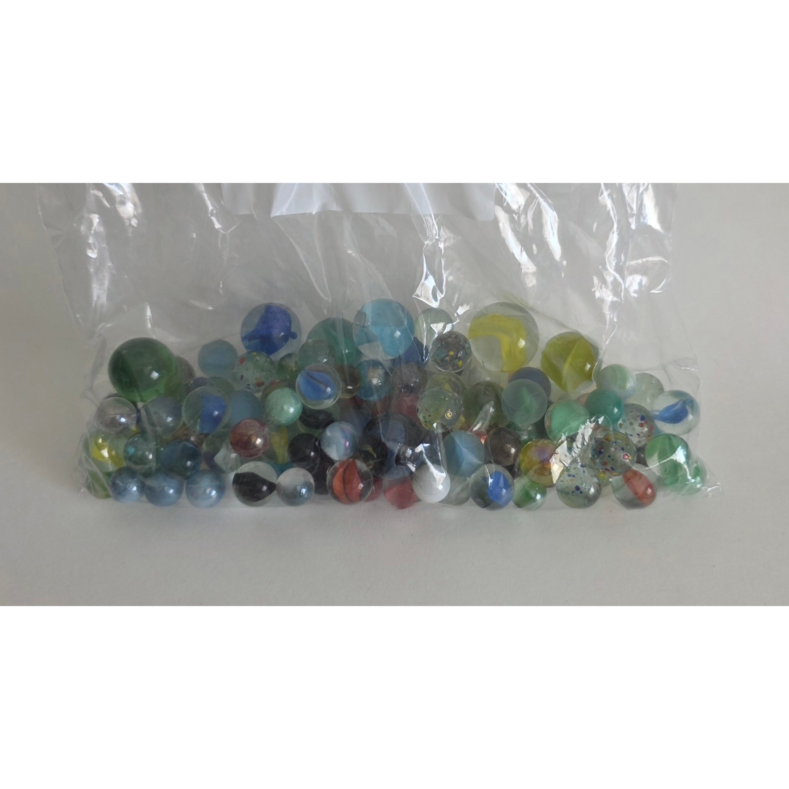 Vintage Glass Marble Lot 122 Mixed Assorted Sizes Cat’s Eye Swirl Clearies