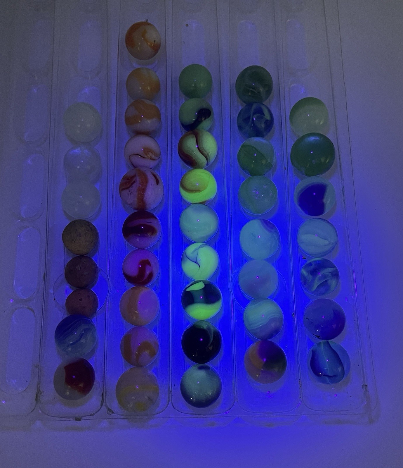 42 Pc Glow Marbles Uranium Cadmium Reactive Under UV Light Vintage