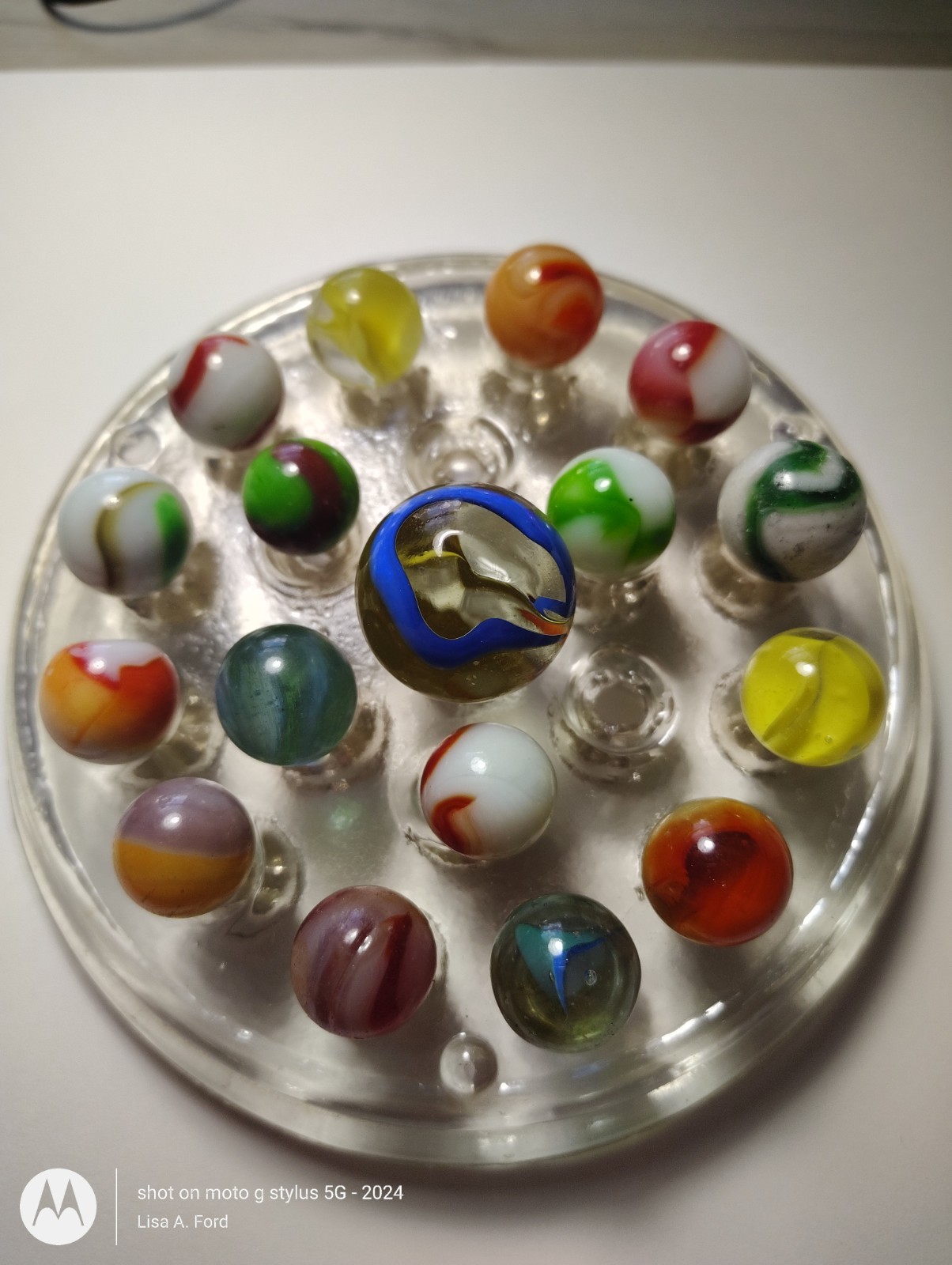Vintage Lot 17 Akro Agate Peltier Alley Vitro Glass Marbles + 1″ Ribbon Shooter