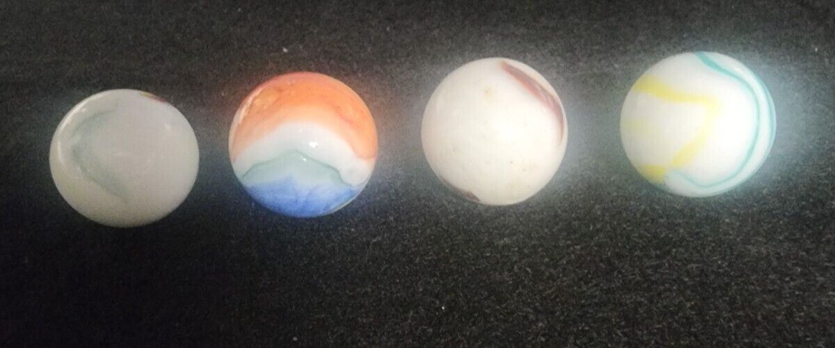 4 VINTAGE 1 INCH LARGE SHOOTER WHITE MILK GLASS MARBLES PASTEL SWIRL BURNT ZEBRA