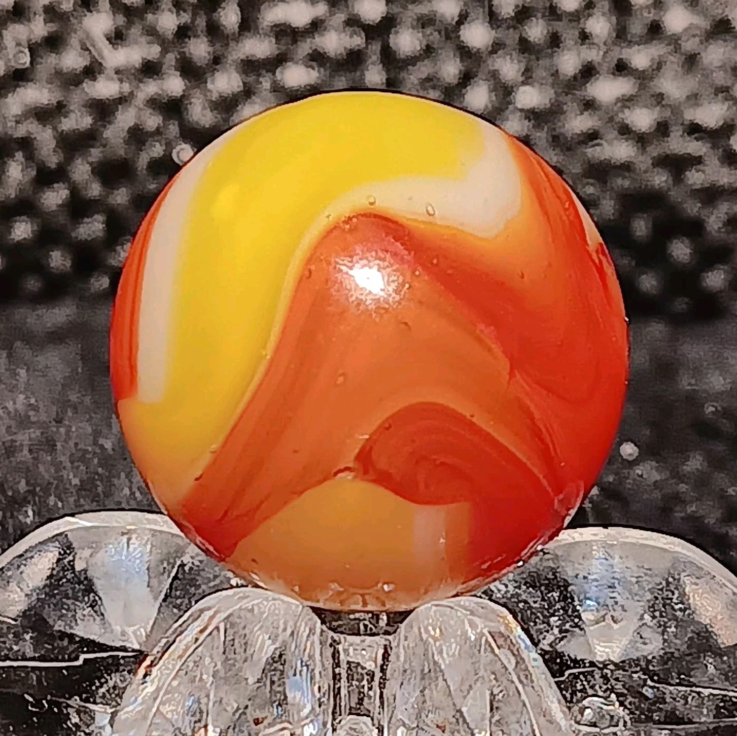 Vintage Peltier Glass NLR “KETCHUP & MUSTARD” Marble. .60″ Nm. Beautiful K&M