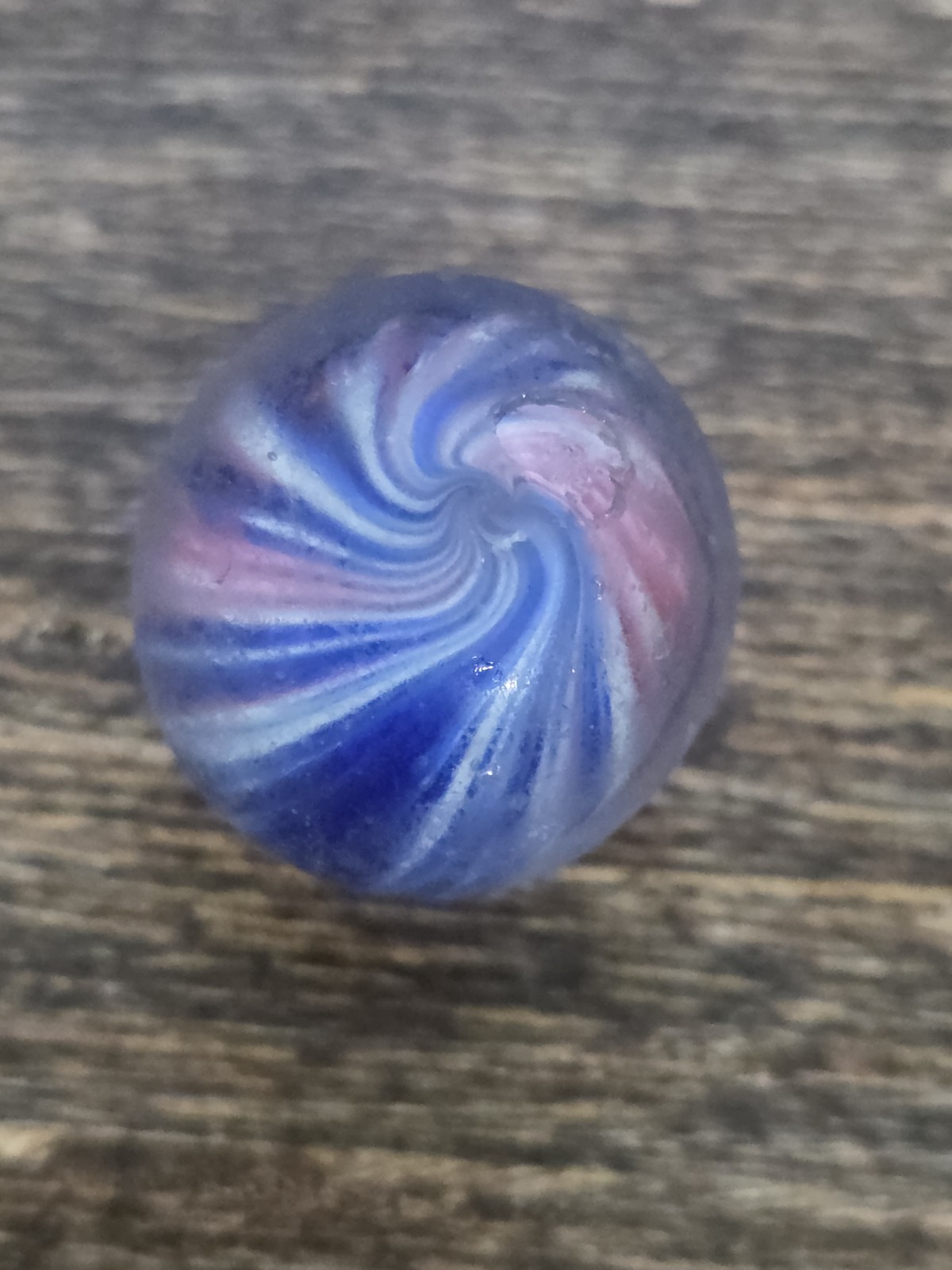 .94″ German Handmade Onionskin Marble Shooter