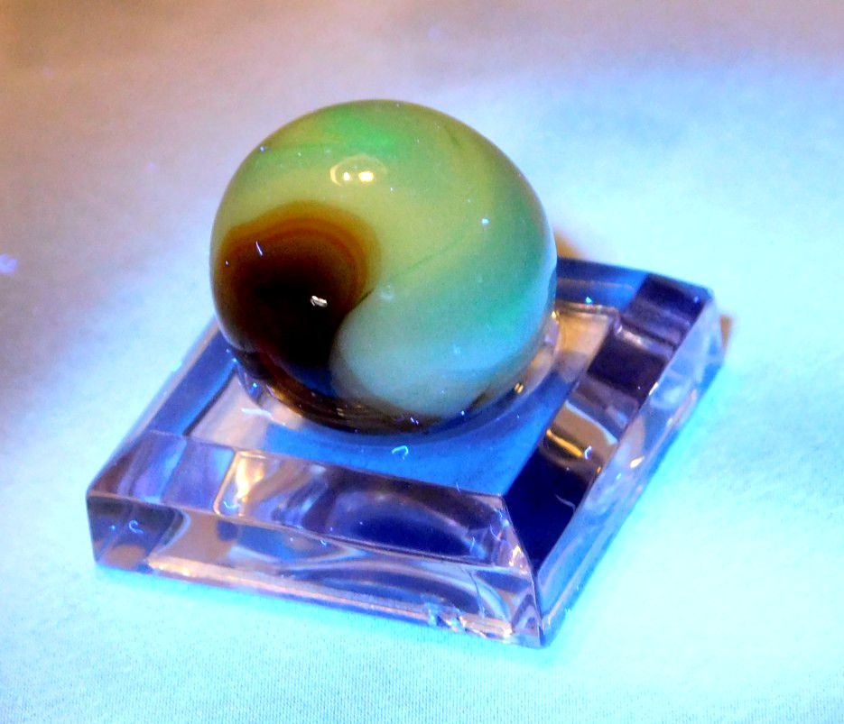 Vintage Marble UV Reactive Glass Sky Blue Brown Red Swirl Opaque 0.63″ Mint #U-1