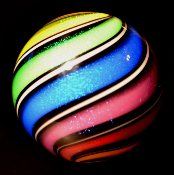 HOT HOUSE GLASS MARBLE/1.695″-CLASSIC DICHROIC BEACHBALL-YELLOW,LIME,ROYAL++