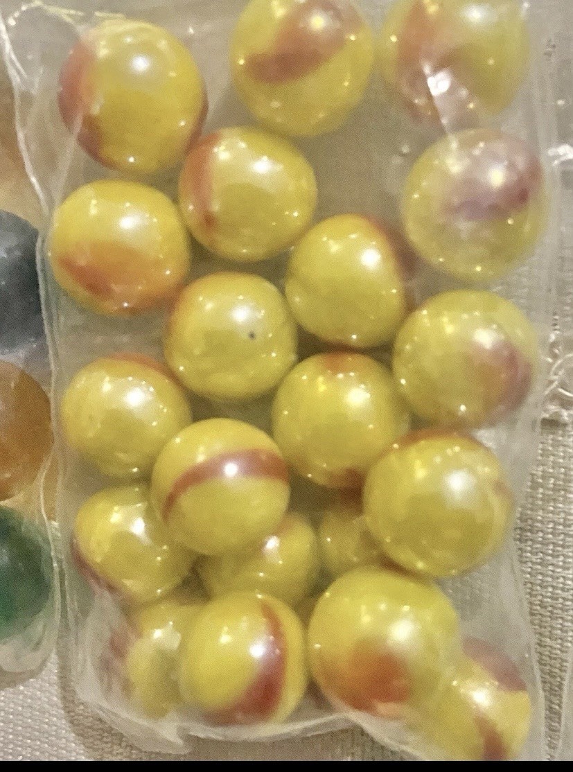 Lot Of Over 800 Marbles *From Pee Wee To Shooters*