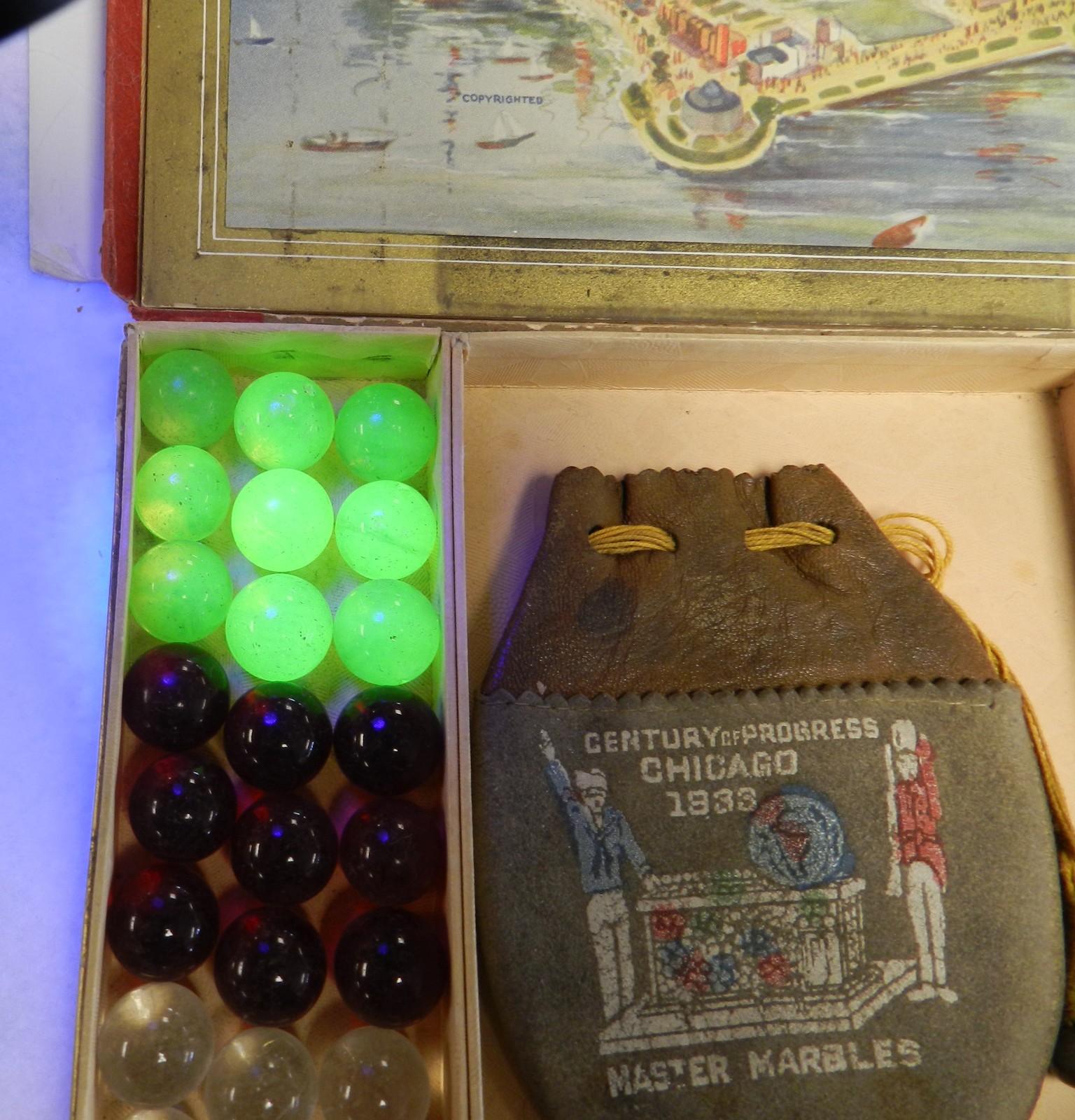 #20459m Vintage Master Marble 1933 Worlds Fair Box With Marbles and Original Bag