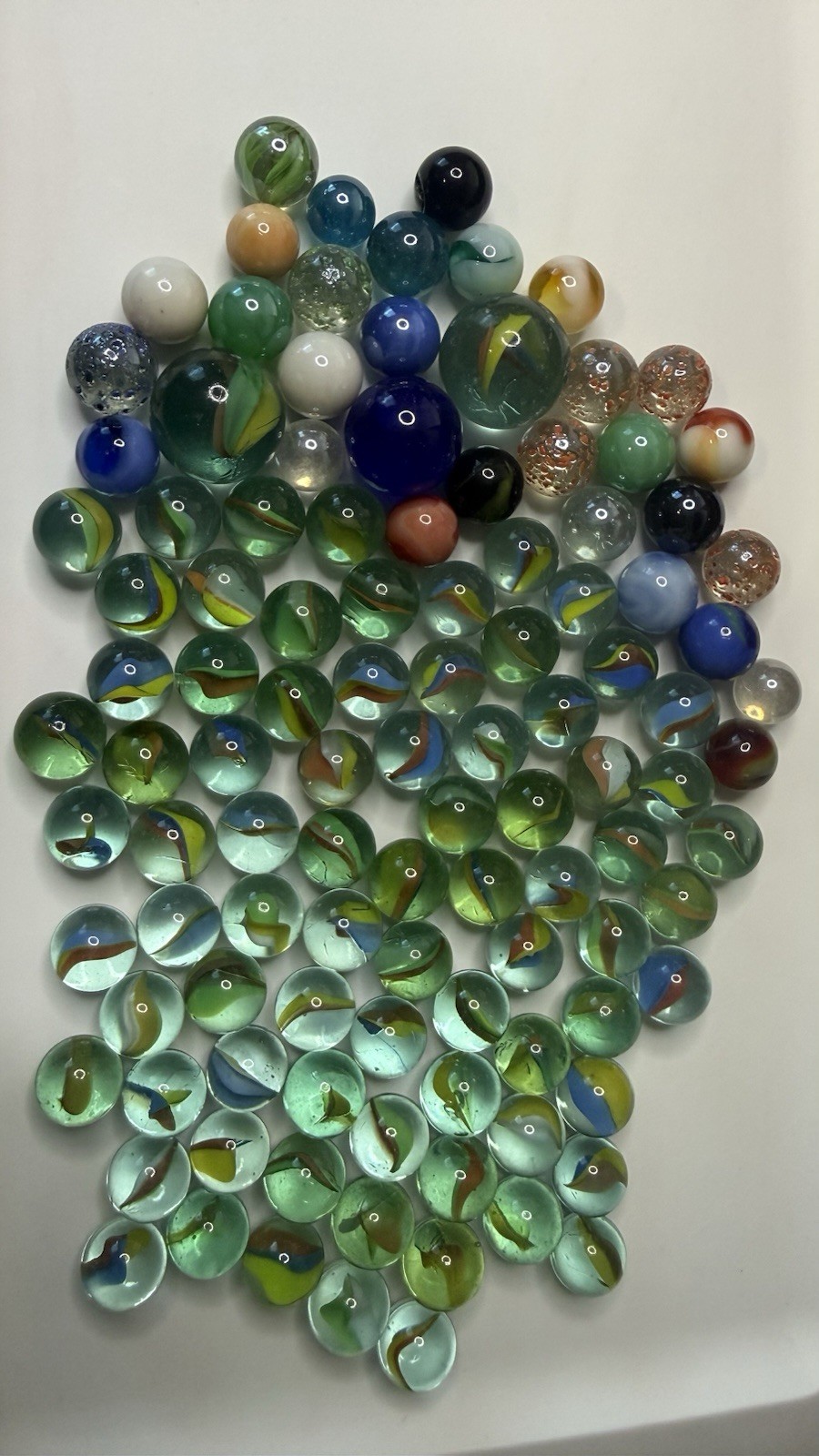 Vintage Lot of 109 Machine‑Made Glass Marbles – Cat’s Eyes, Swirls & Shooters
