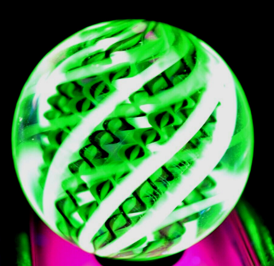 JOSHUA JUSTICE GLASS MARBLE/1.496″-BLACKLIGHT 10 CANE TWIST-2 BL RIBBON SETS
