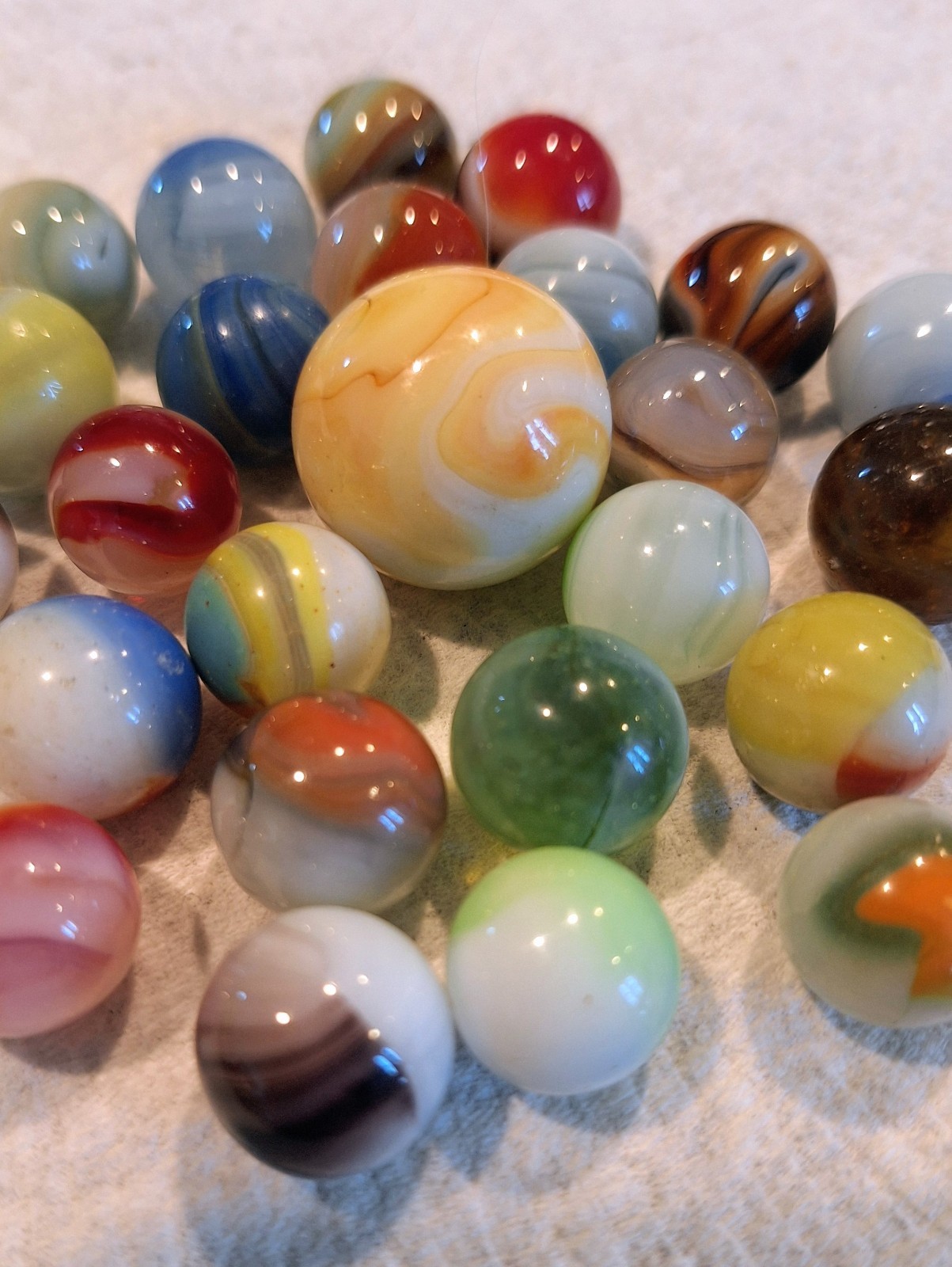 Lot Of 25 Vintage Marbles Akro,agate,cac,swirl,jabo