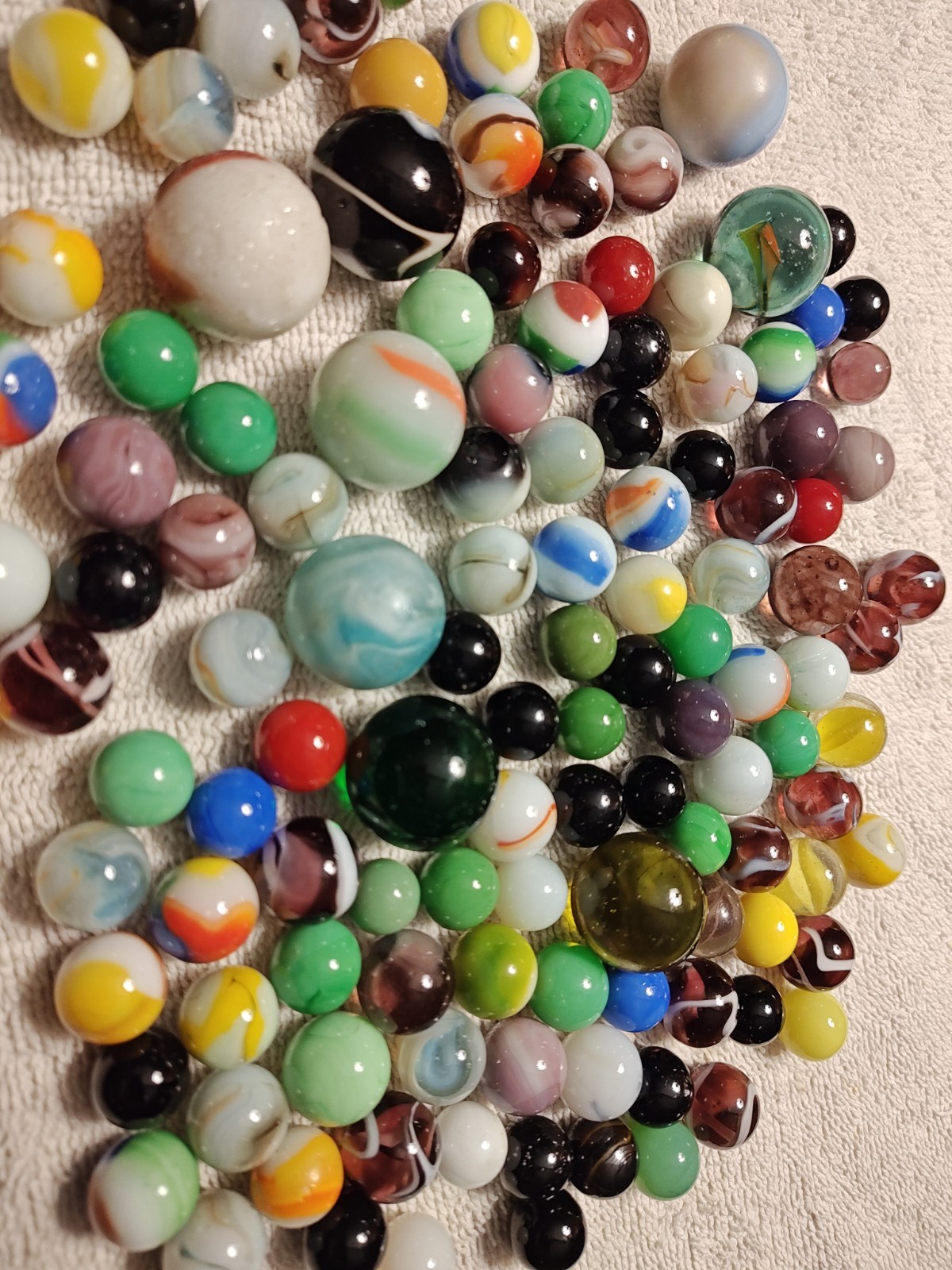 Vintage Marbles Lot With 8 Shooters And Over 100 Small multi Color/Solid Marbles
