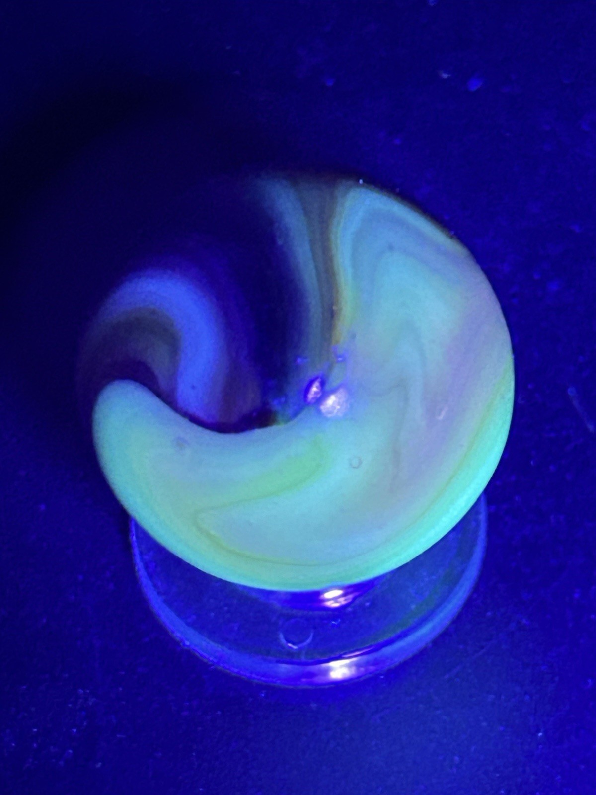 Vintage Vitro Agate “Buttermilk” Marble UV Active 0.866”