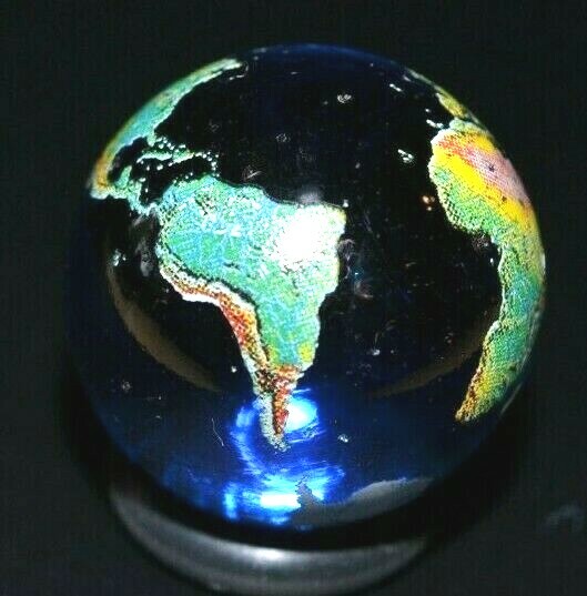 ART GLASS MARBLE/.858″-GEOGRAPHICALLY CORRECT WORLD GLOBE SHOOTER-TRANS.SAPPHIRE