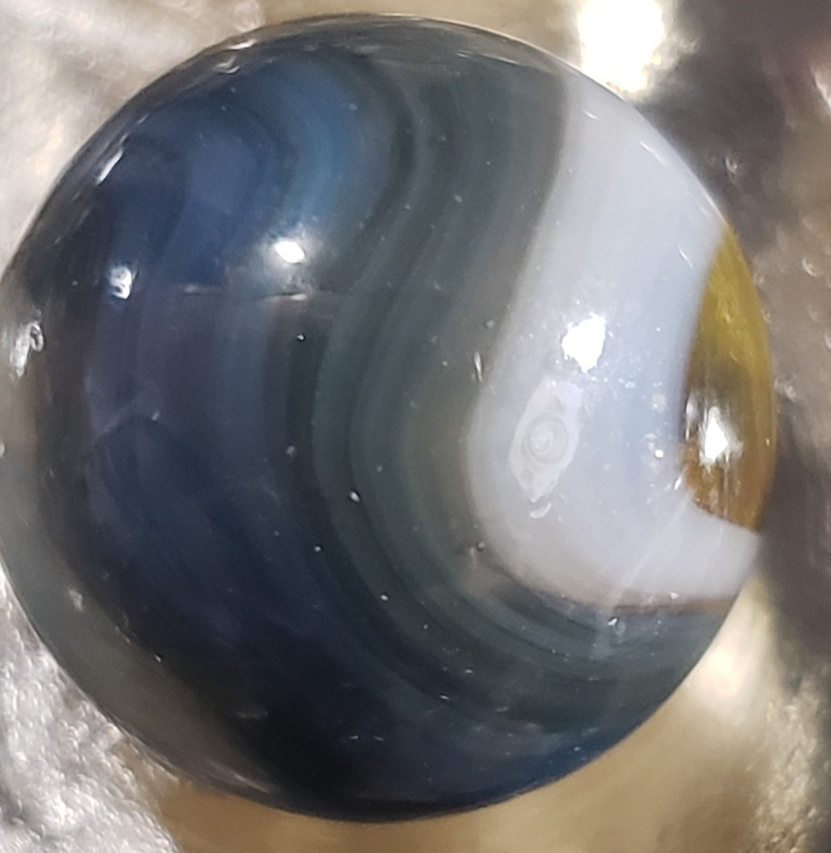 HTF GORGEOUS Akro Agate Blue n Gray Popeye HYBRID Amber Base WET MINT SZ 5/8